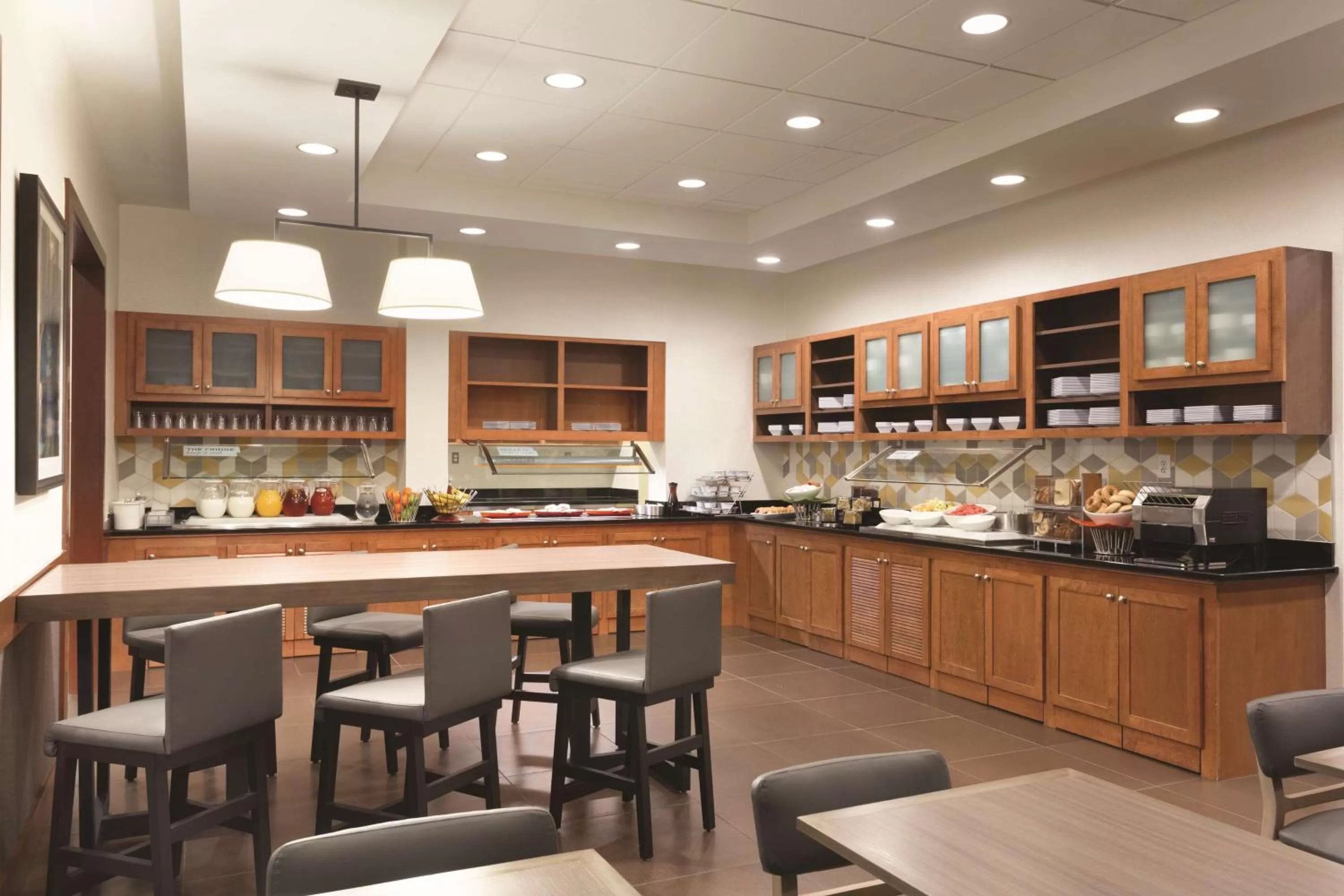 Restaurant/places to eat in Hyatt Place Portland Airport/Cascade Station