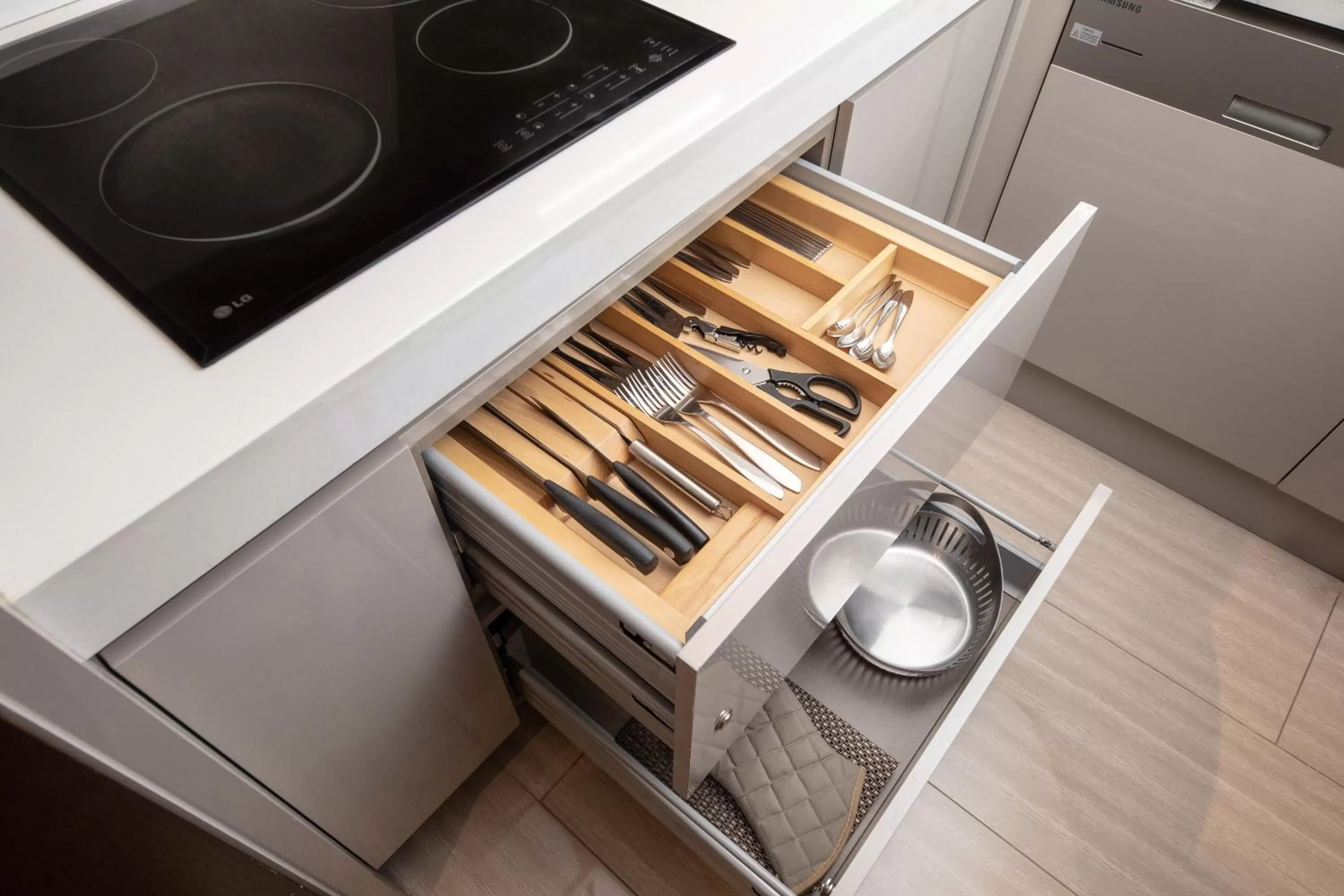 kitchen in Oakwood Premier Incheon