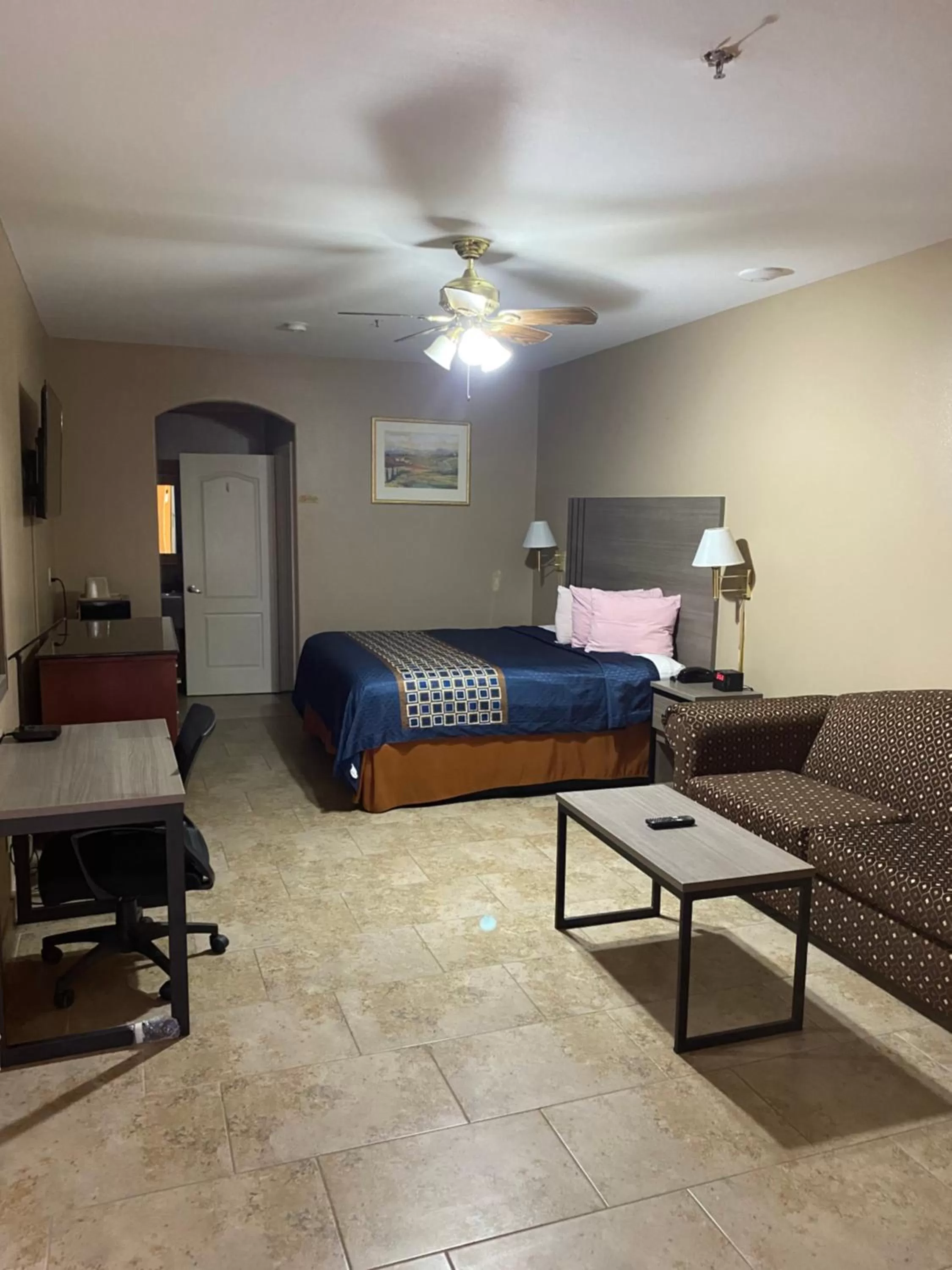 Los Fresnos Inn and Suites