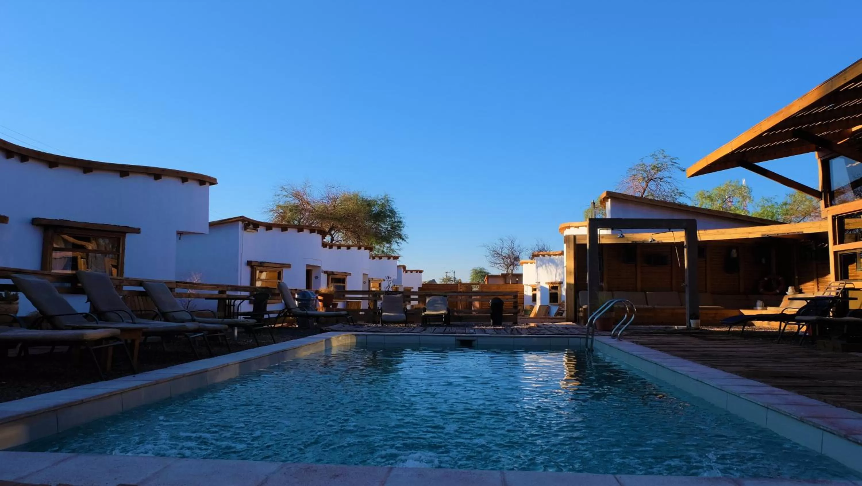 Property building, Swimming Pool in Hotel La Cochera