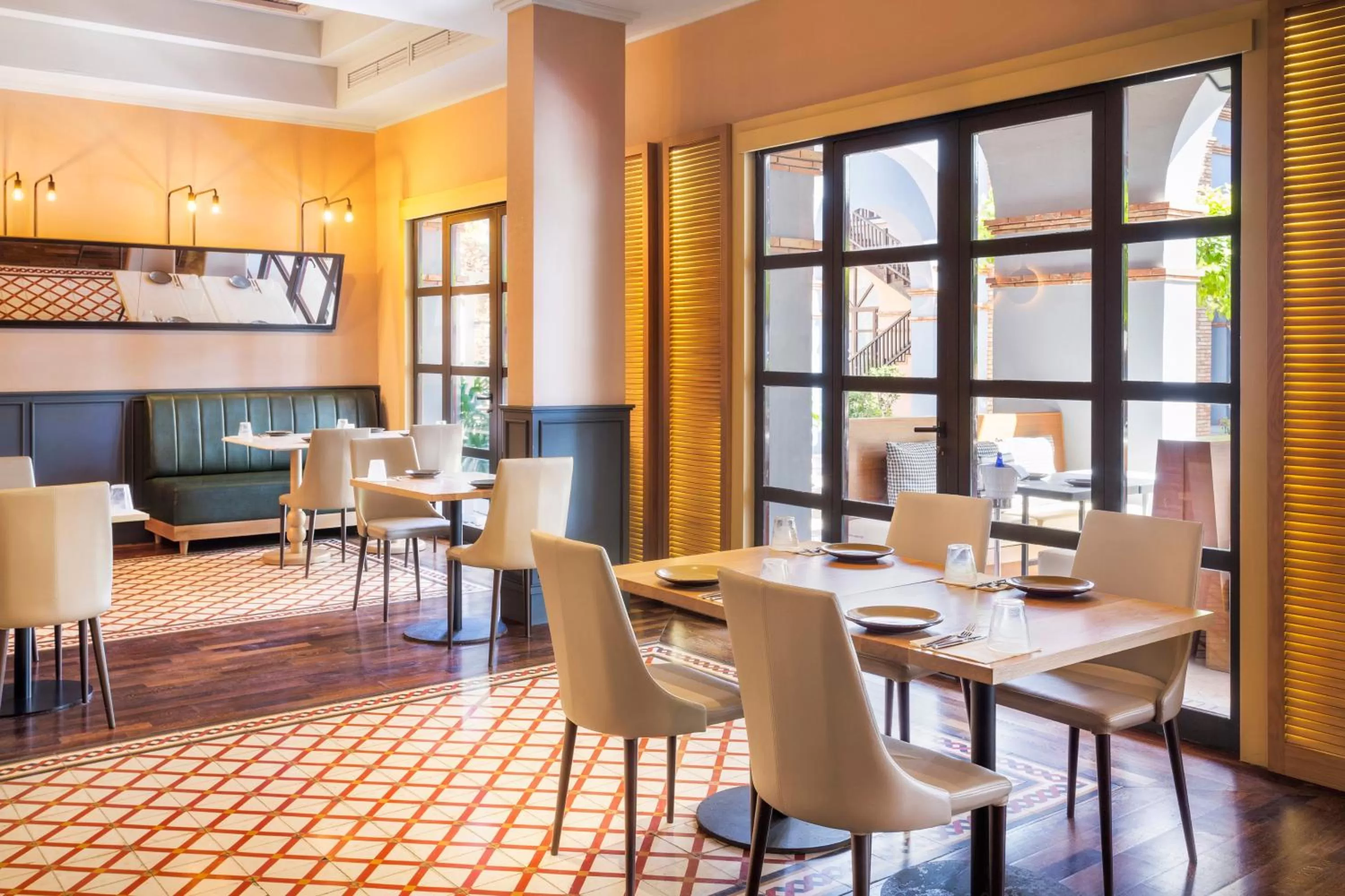 Restaurant/places to eat in Melia Villaitana