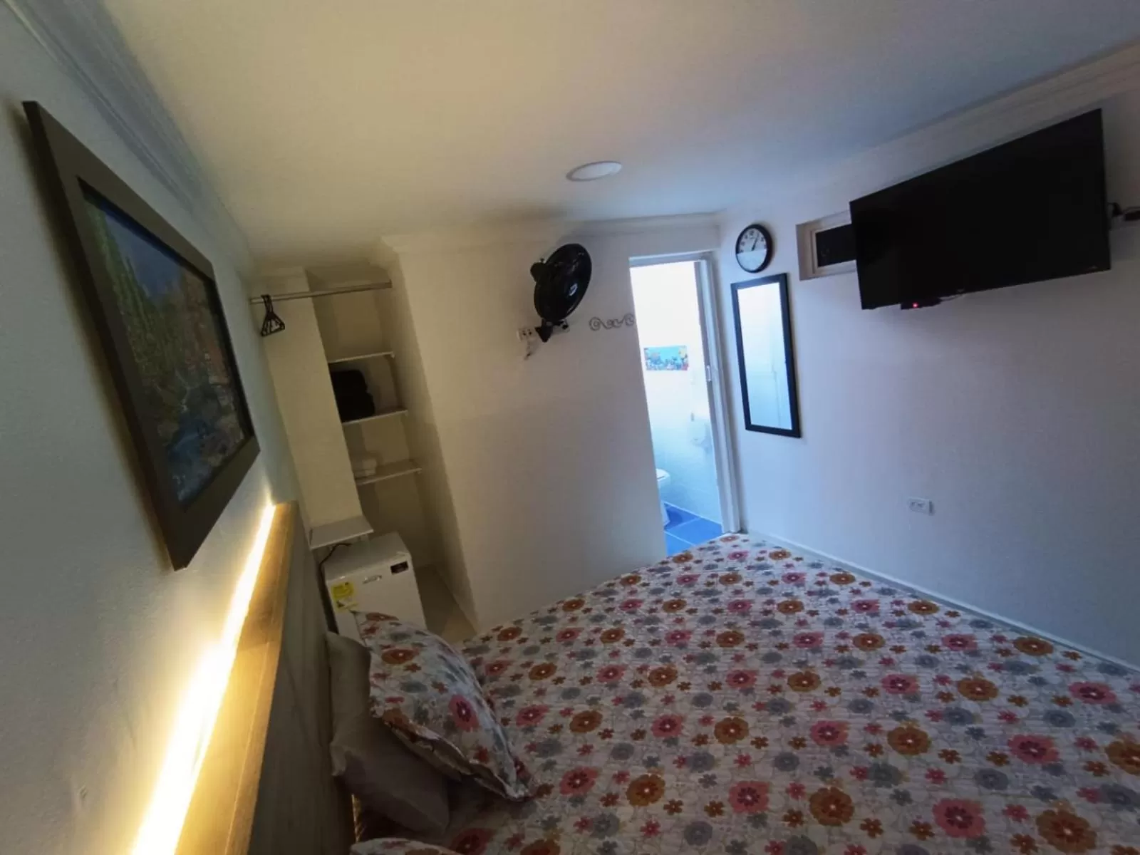 Bed in Hotel Eterna Primavera