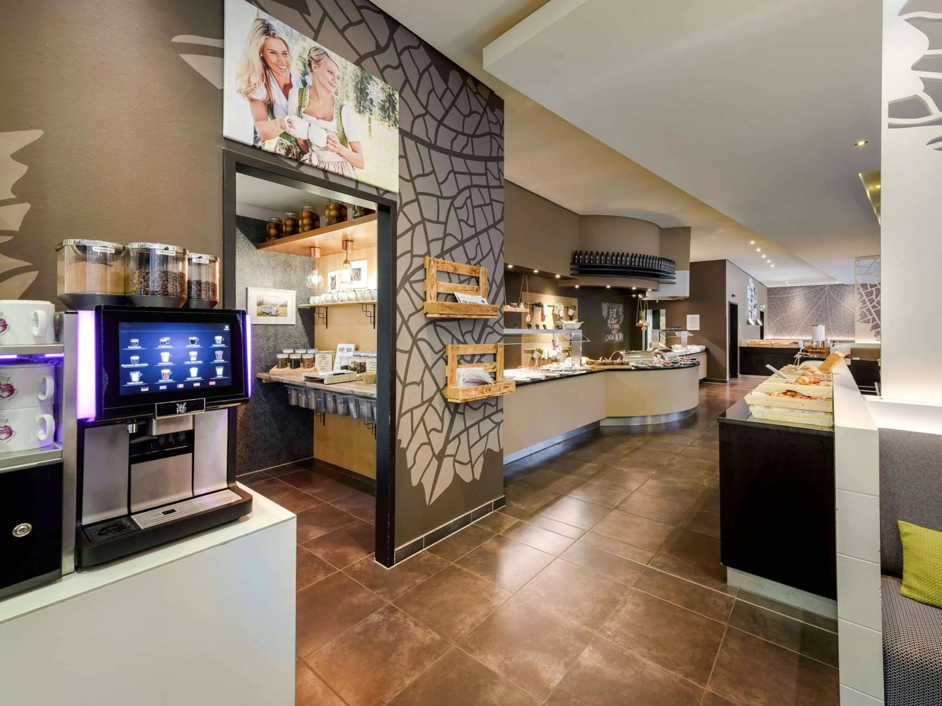 Restaurant/places to eat, Kitchen/Kitchenette in Mercure Stuttgart City Center