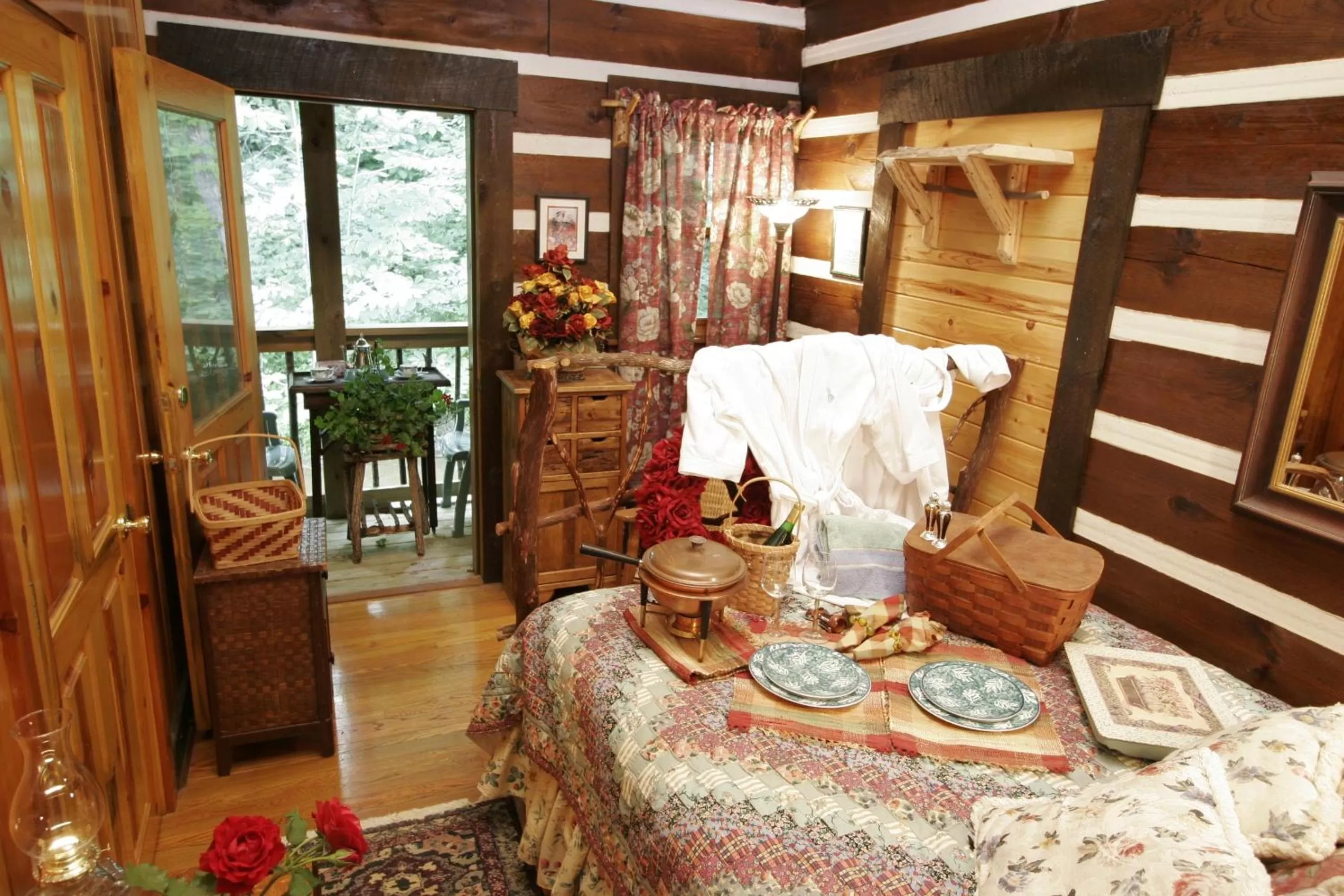 Creekwalk Inn Bed and Breakfast with Cabins