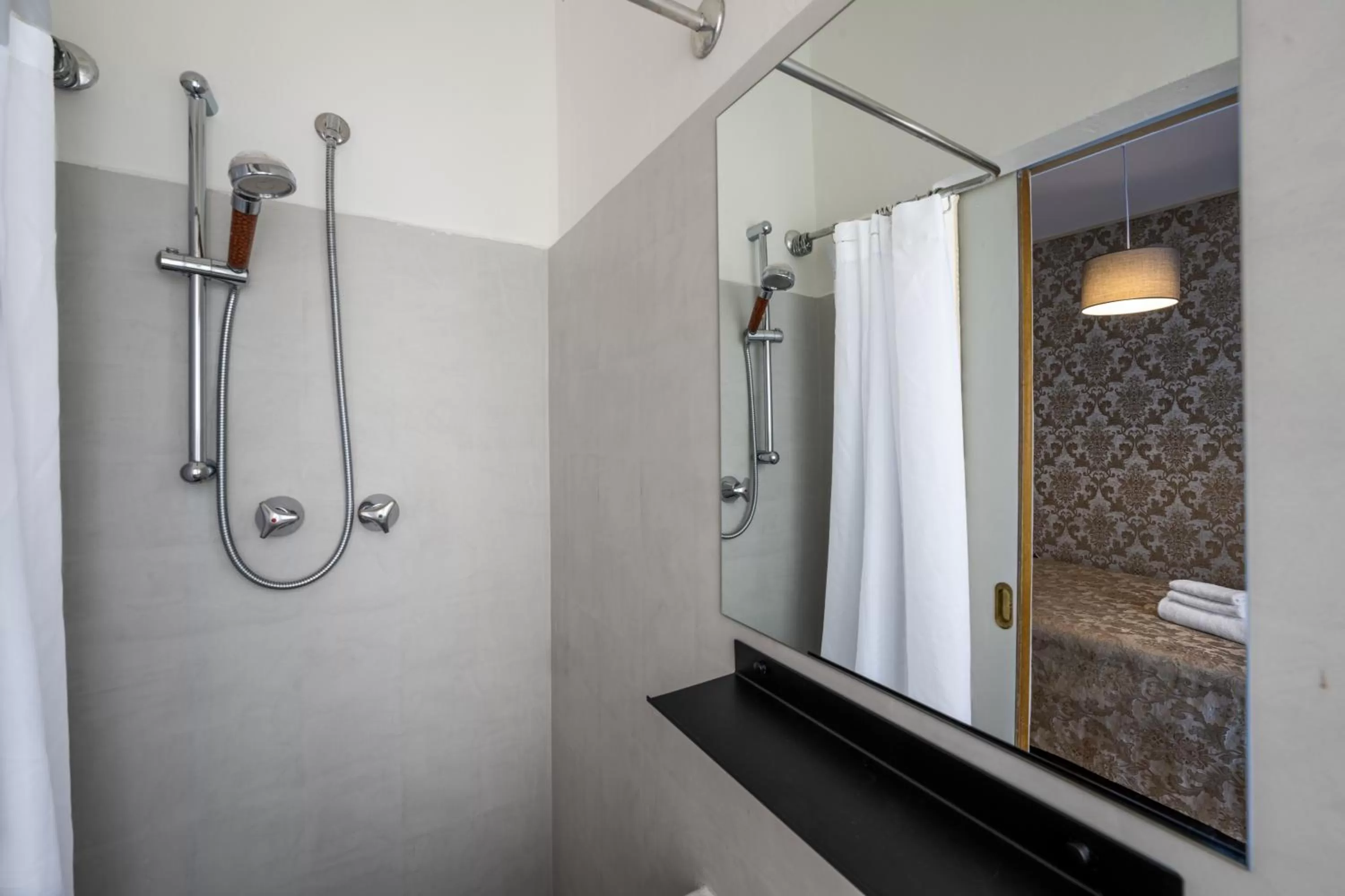 Bathroom in Hotel Apostoli Garden