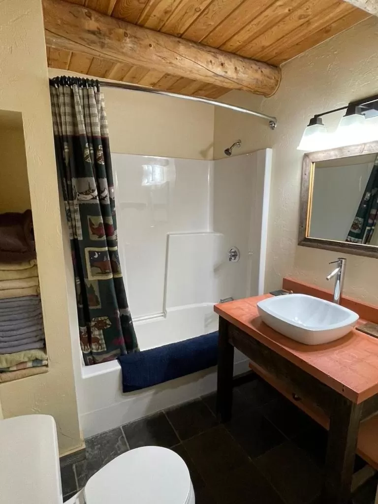 Sportsman Lodge Melrose MT