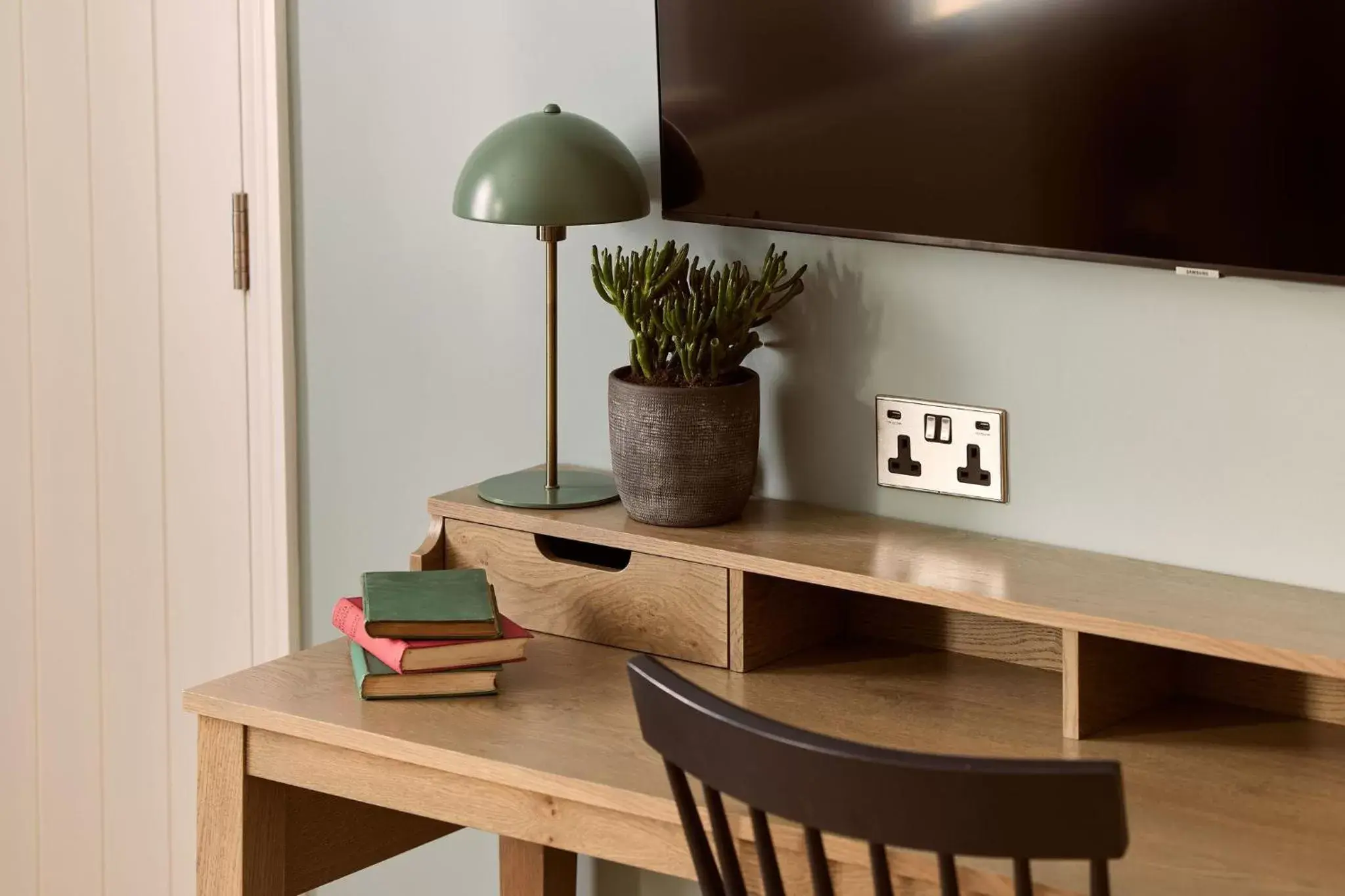 Superior Double Room - single occupancy in The Georgian, Haslemere, Surrey Superior Double Room - single occupancy in The Georgian, Haslemere, Surrey