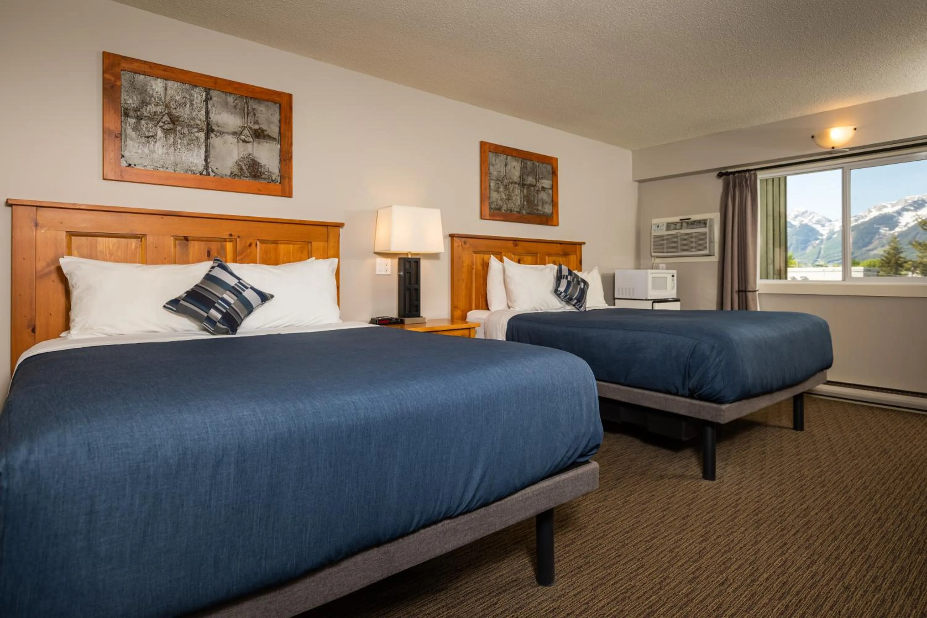 Bed in Red Tree Lodge