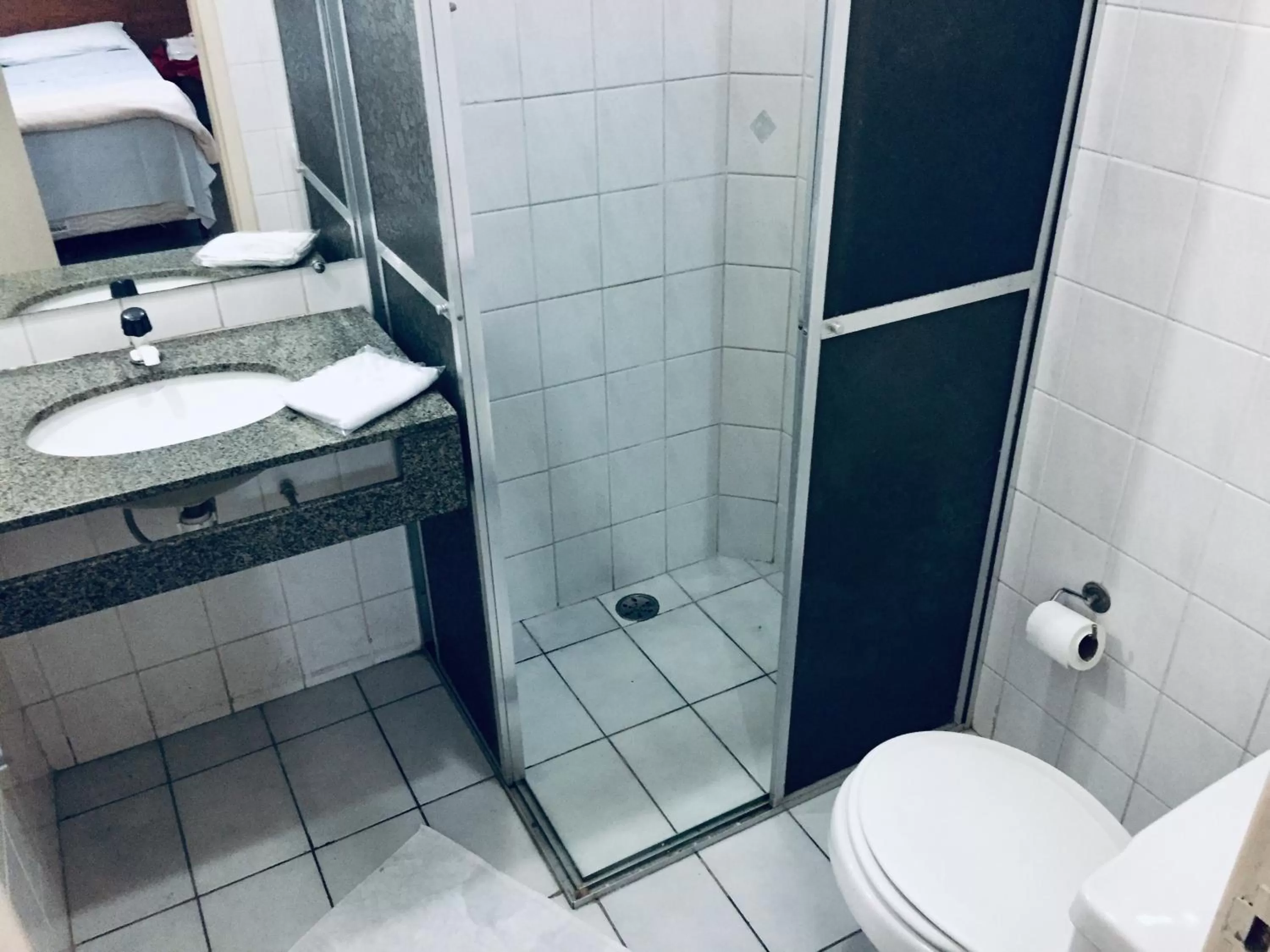 Bathroom in Hotel Líder