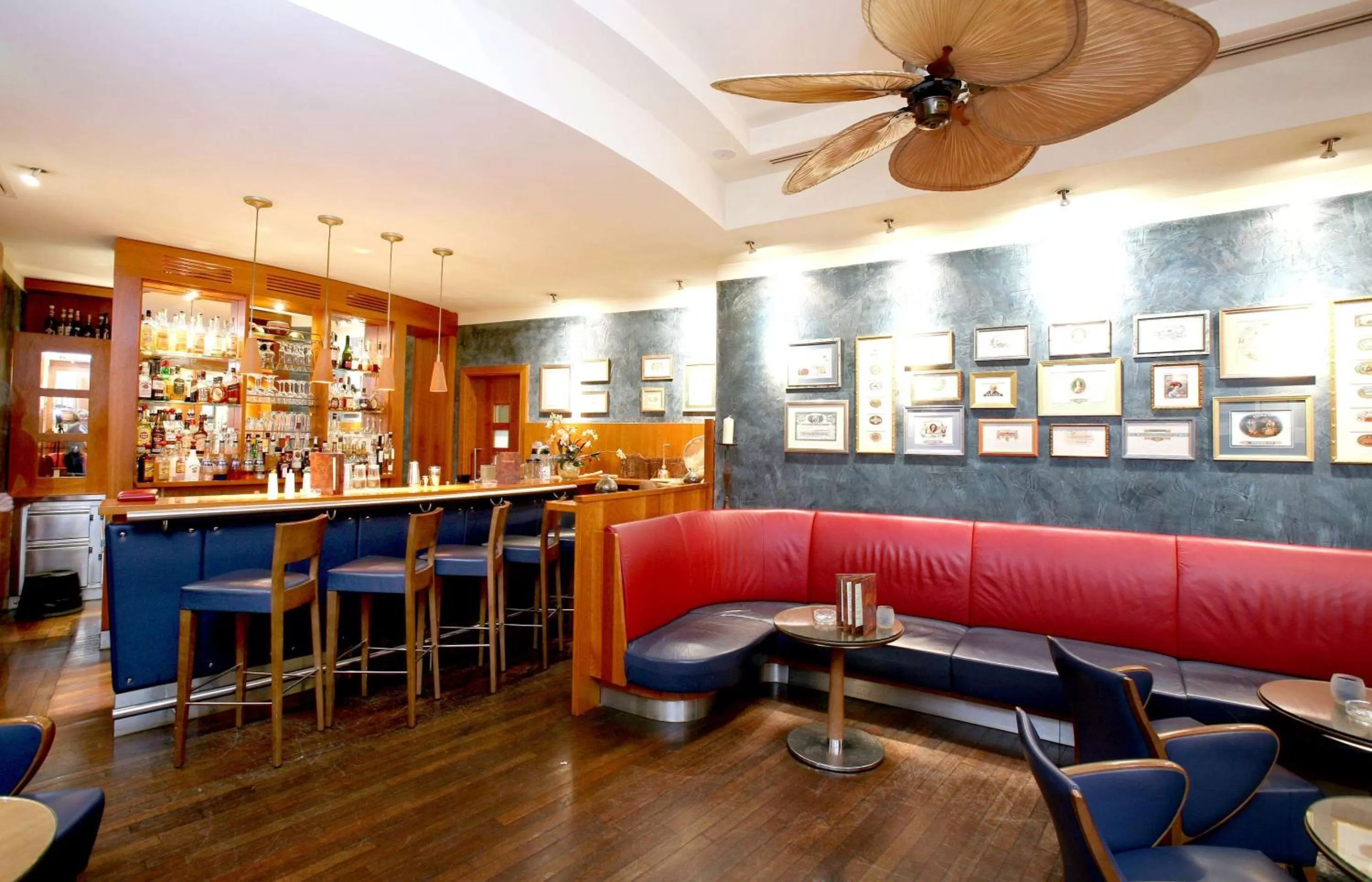 Lounge or bar in Vienna House by Wyndham Sonne Rostock