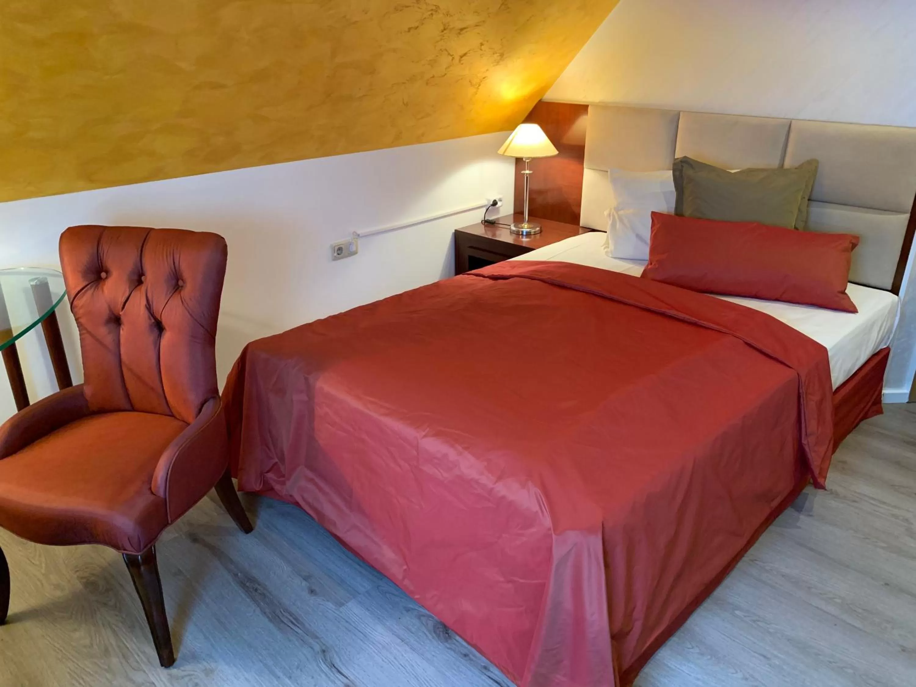 Photo of the whole room, Bed in Boutique Hotel Goldene Henne