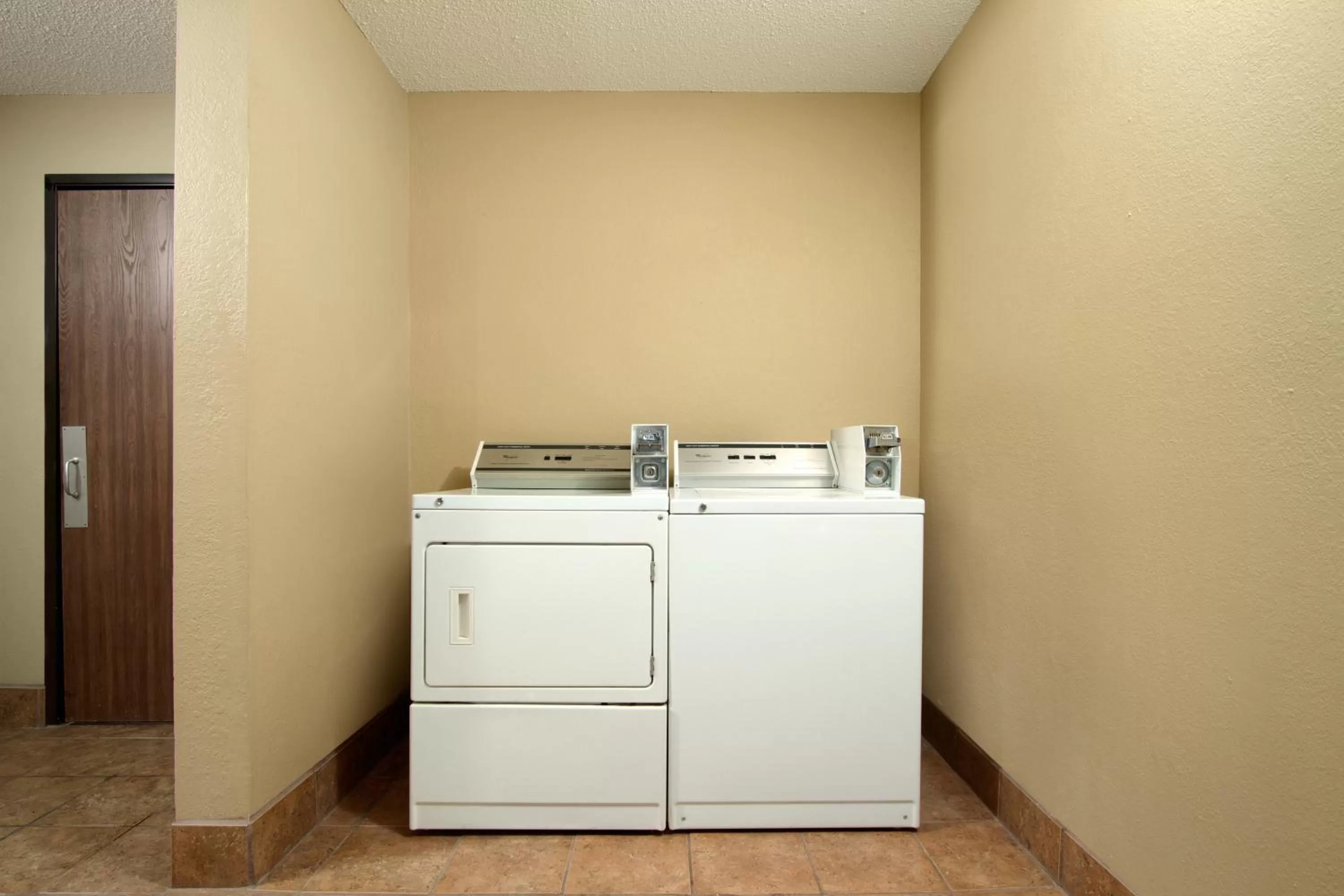 Area and facilities in Super 8 by Wyndham Homewood Birmingham Area