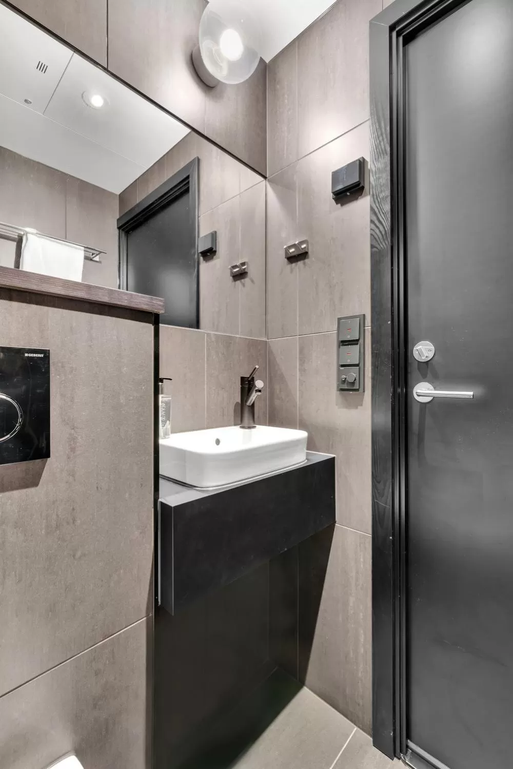 Bathroom in Forenom Aparthotel Oslo