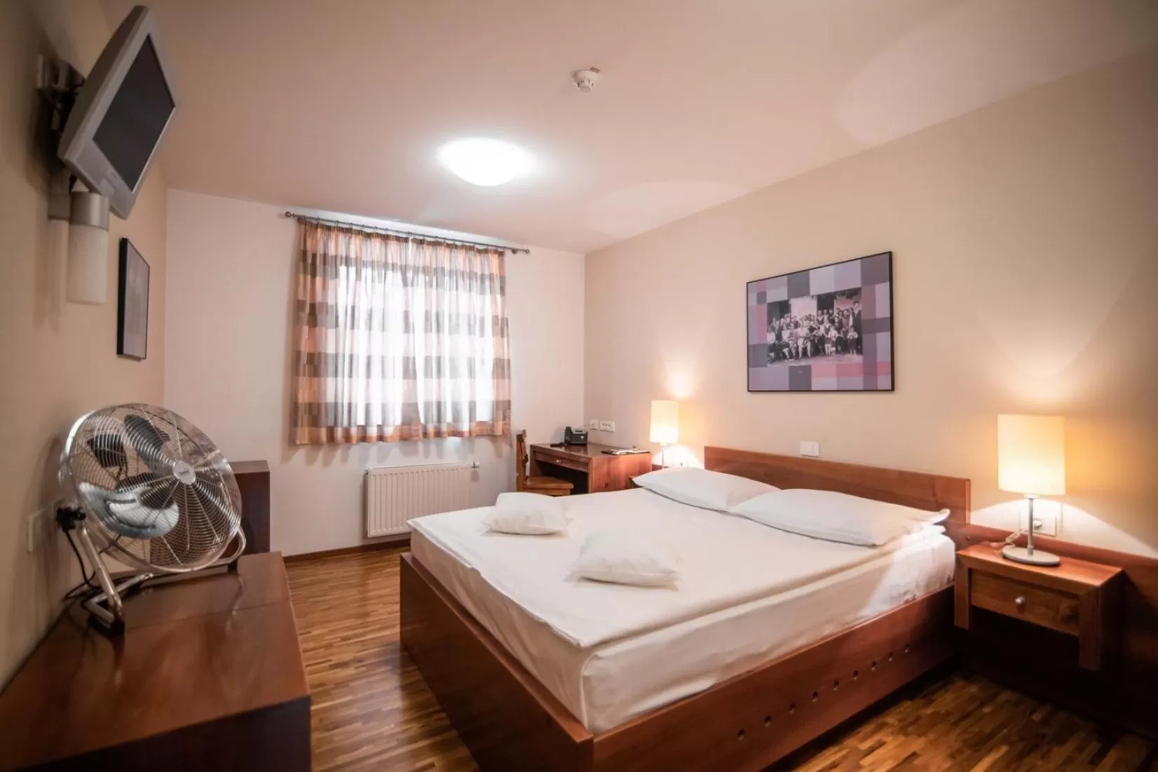 Bed in Hotel Dvor Jezersek Brnik