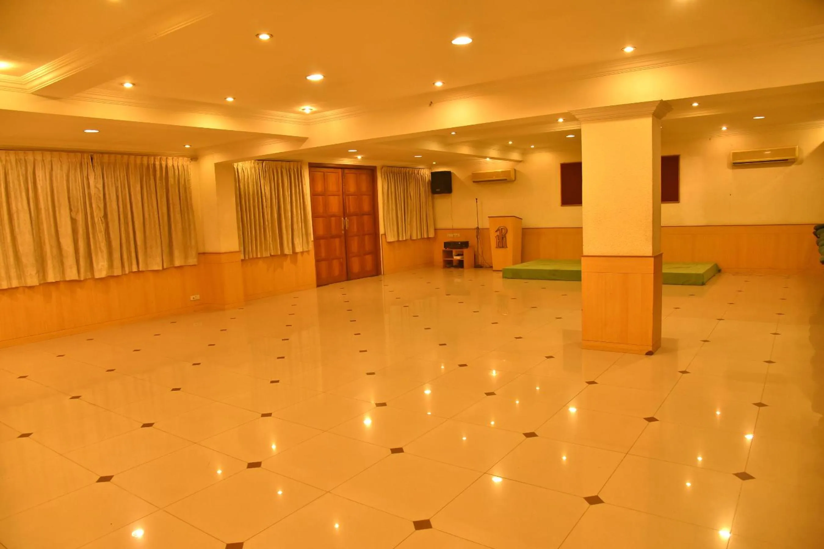 Banquet/Function facilities in Hotel Poonja International