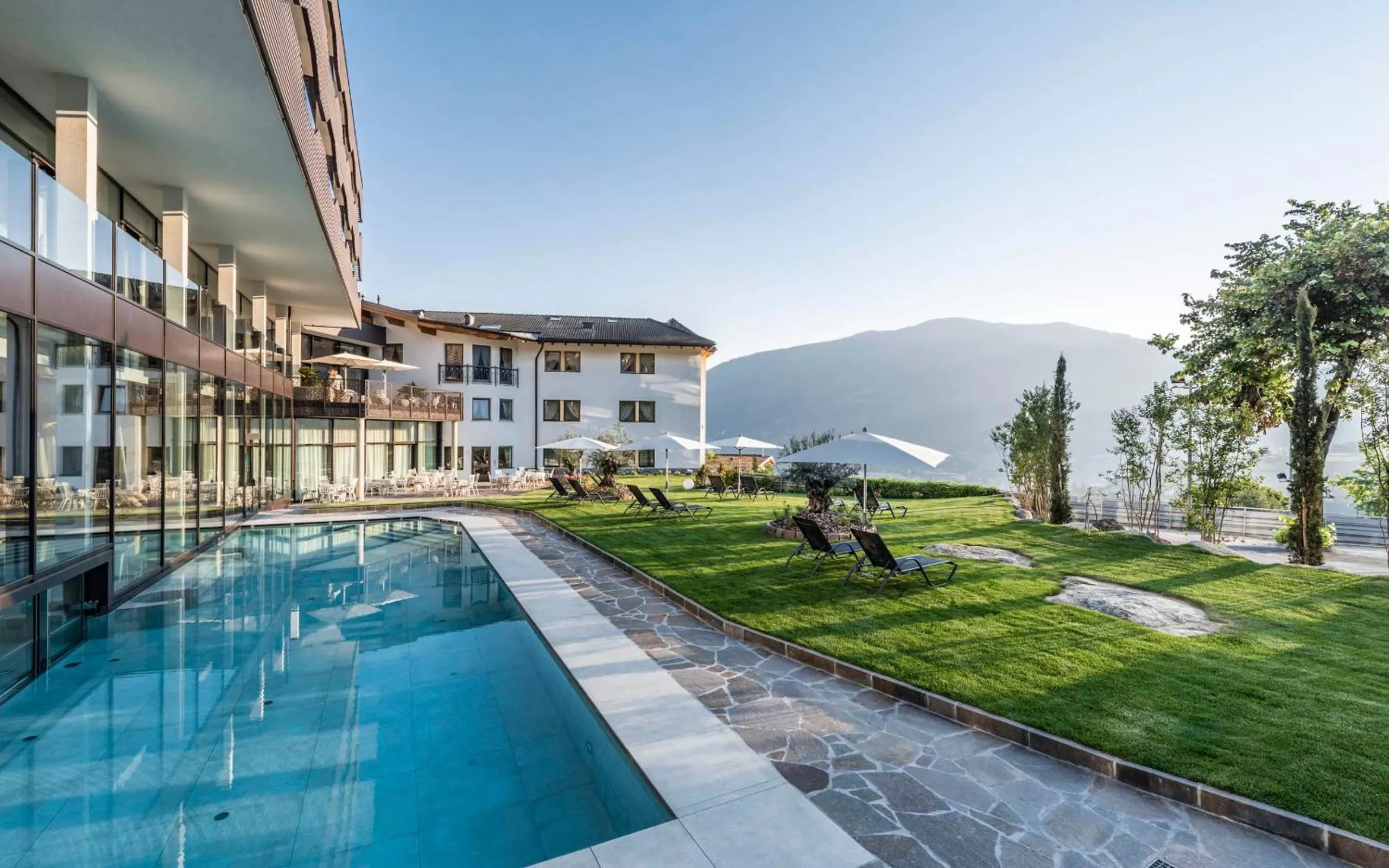Swimming pool in Hotel Rosengarten (Schenna Resort)