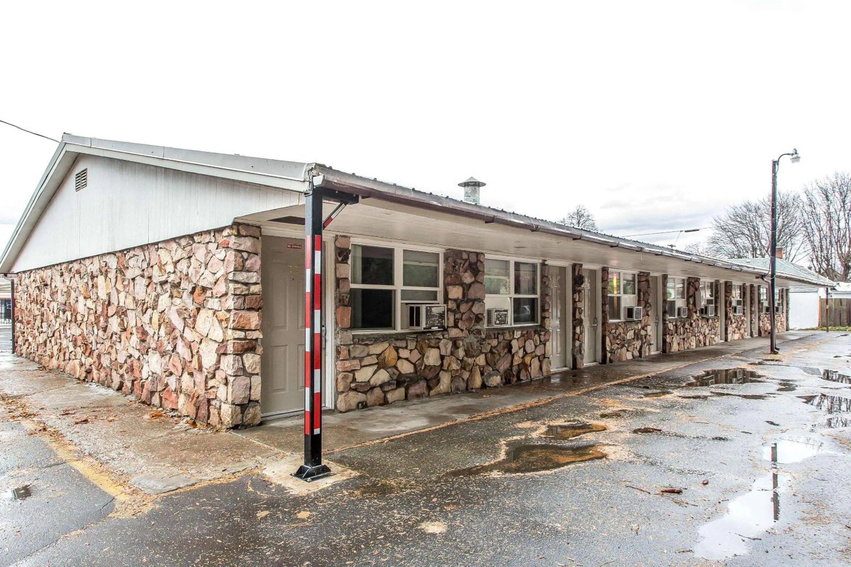 Property building in Rodeway Inn