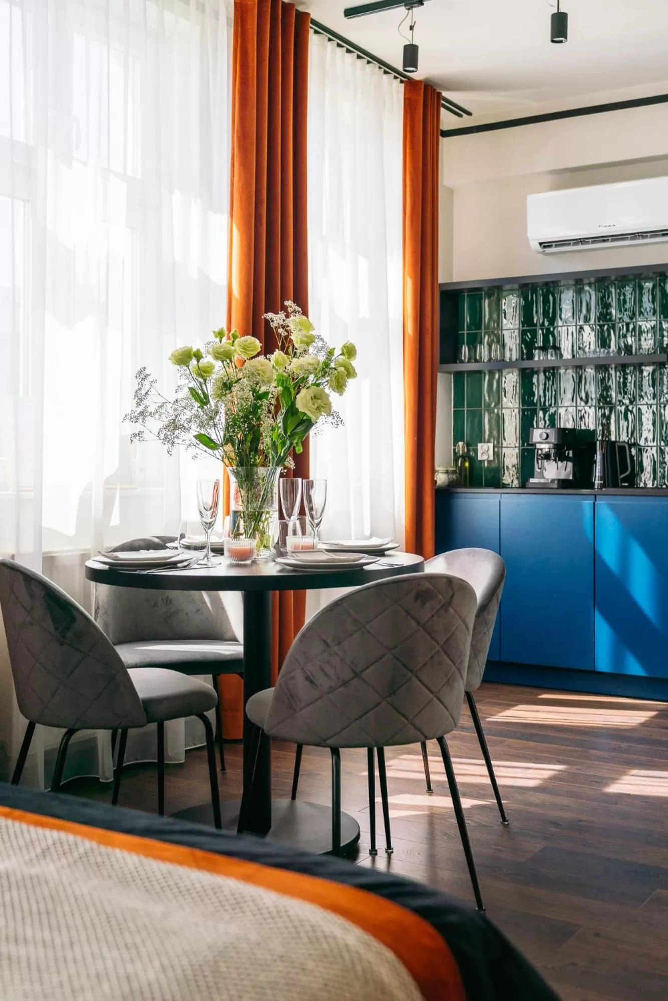 Kitchen or kitchenette, Seating Area in Estery12 by Loft Affair