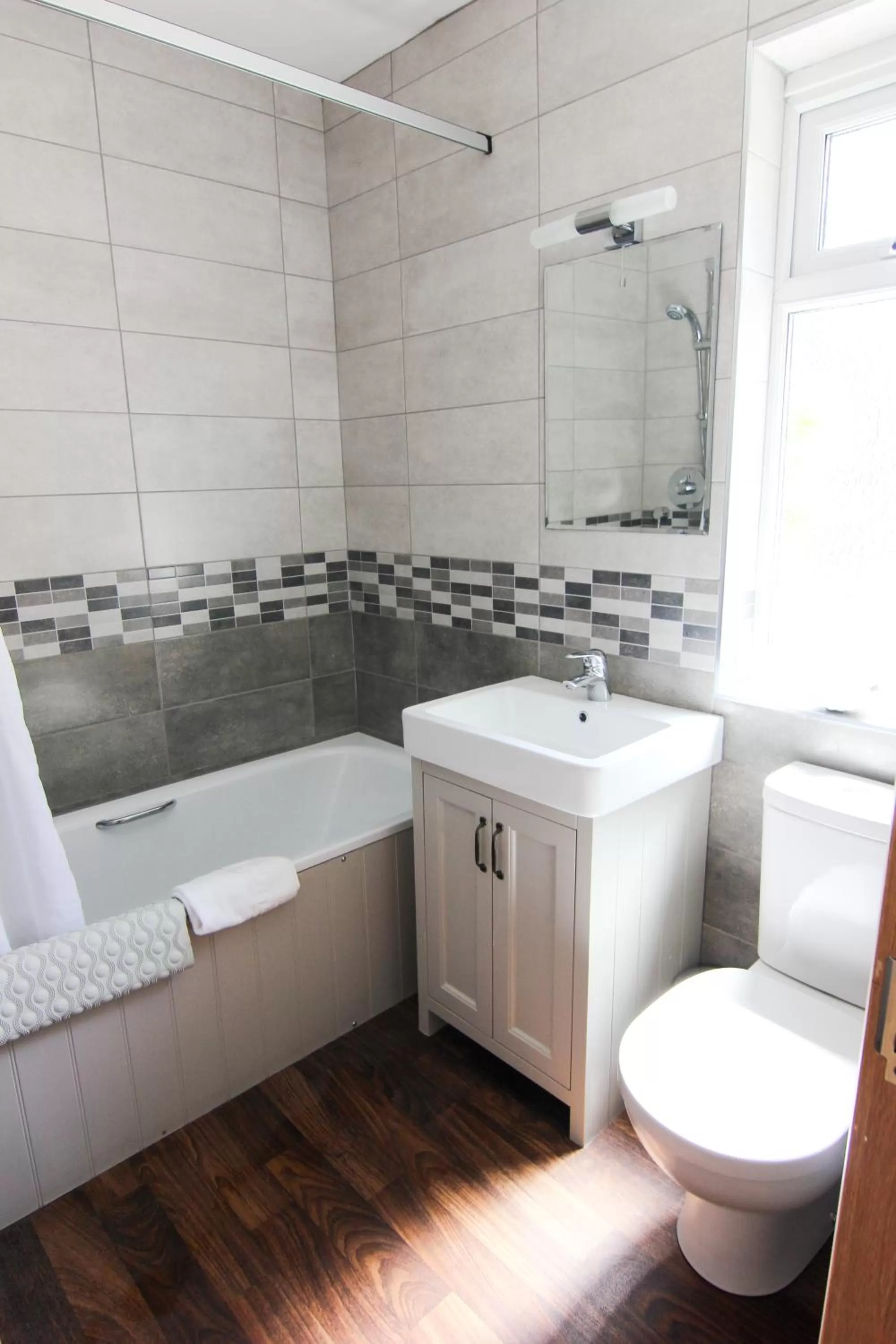 Bathroom in St. Davids Cross Hotel