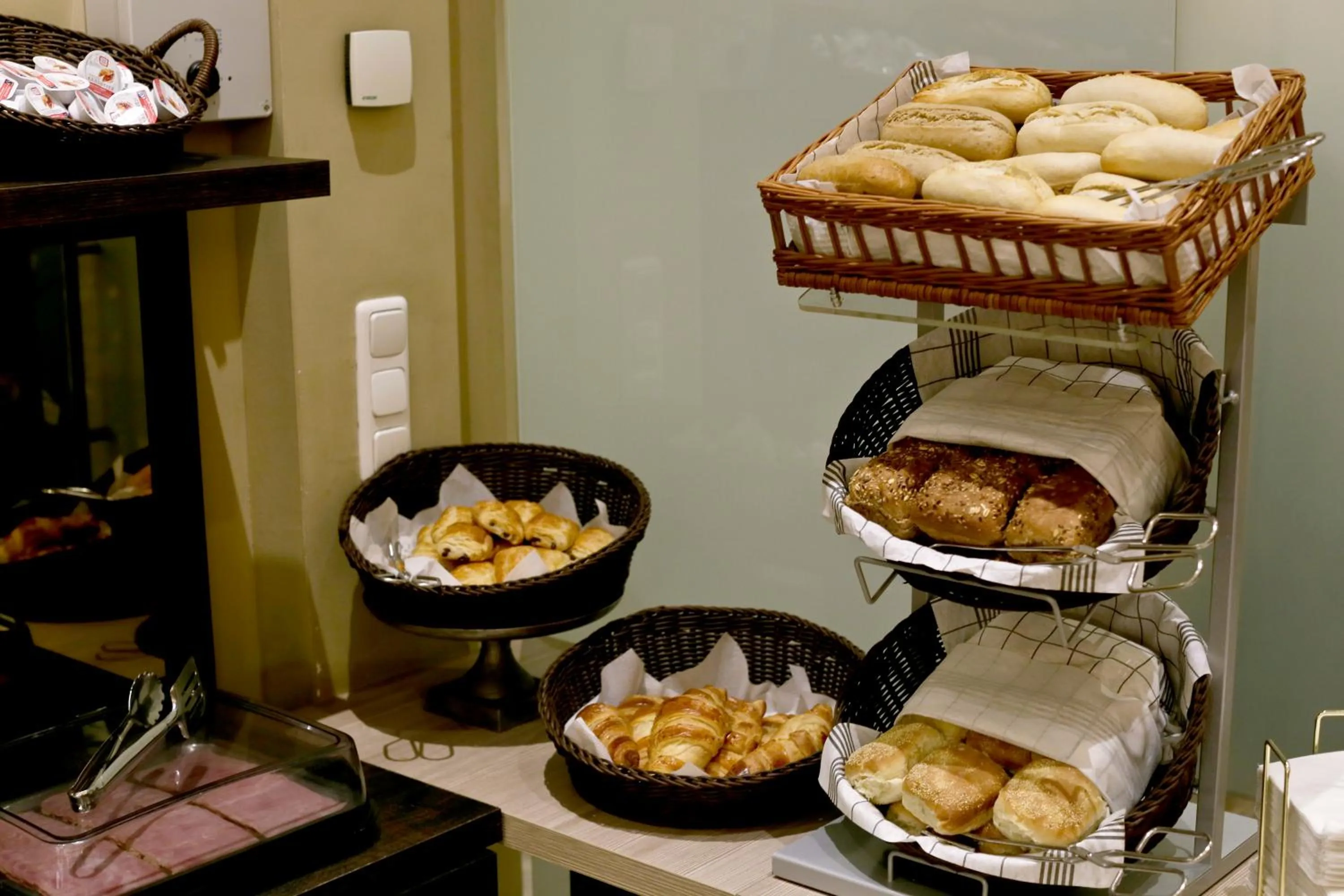 Continental breakfast in City Hotel Amsterdam