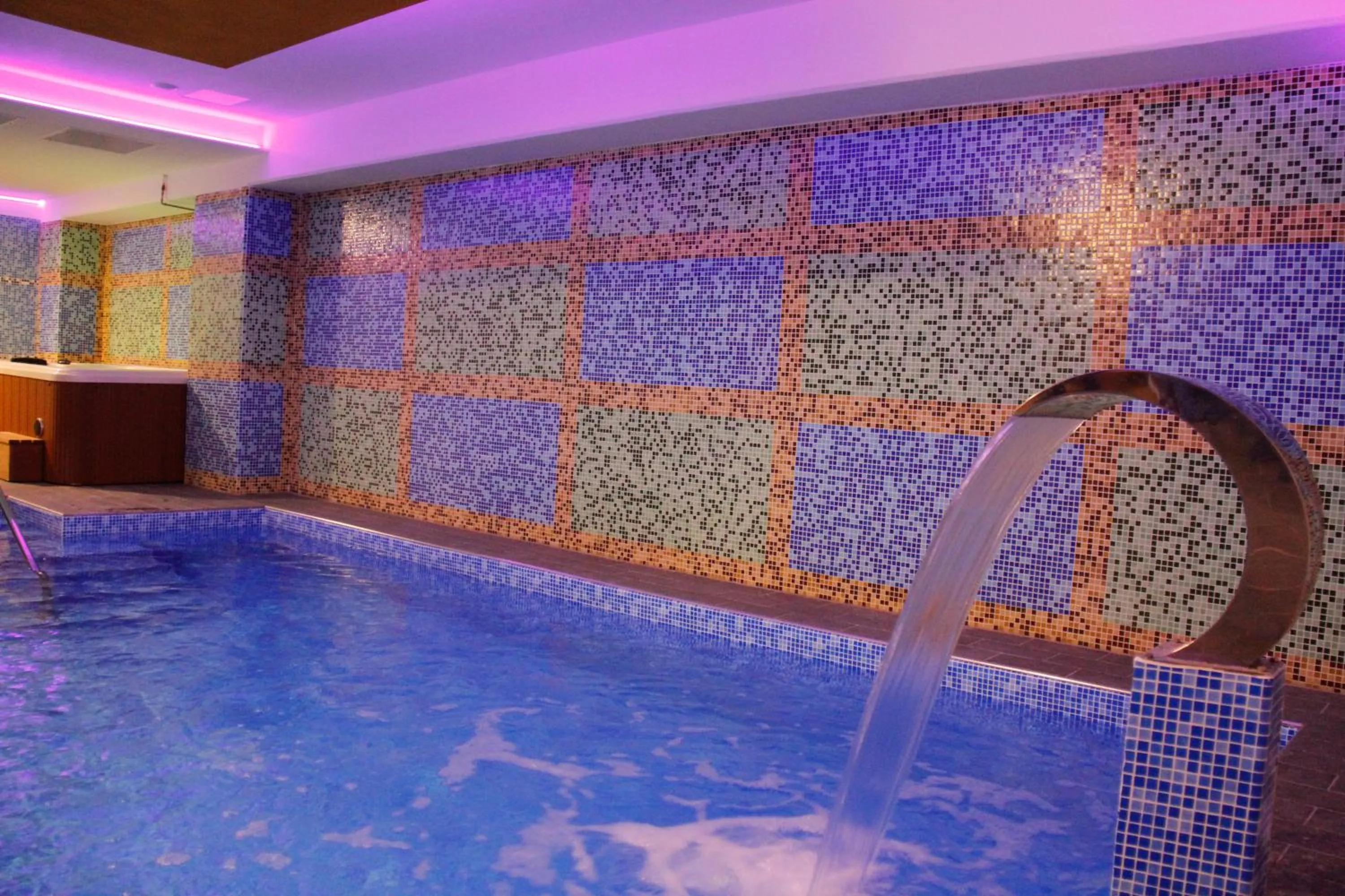 Swimming pool in Impero Hotel Beauty & Spa - Bike Hotel