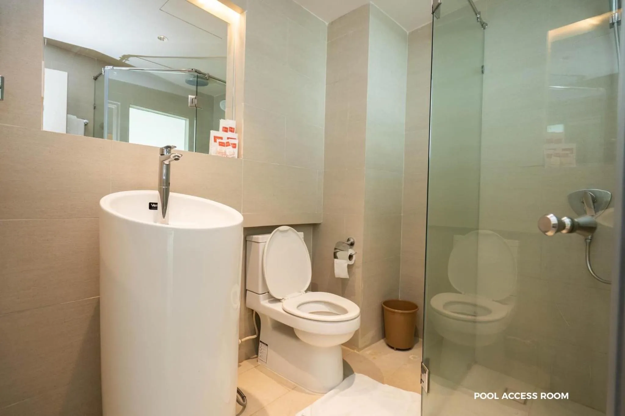 Toilet in Prima Hotel Pattaya