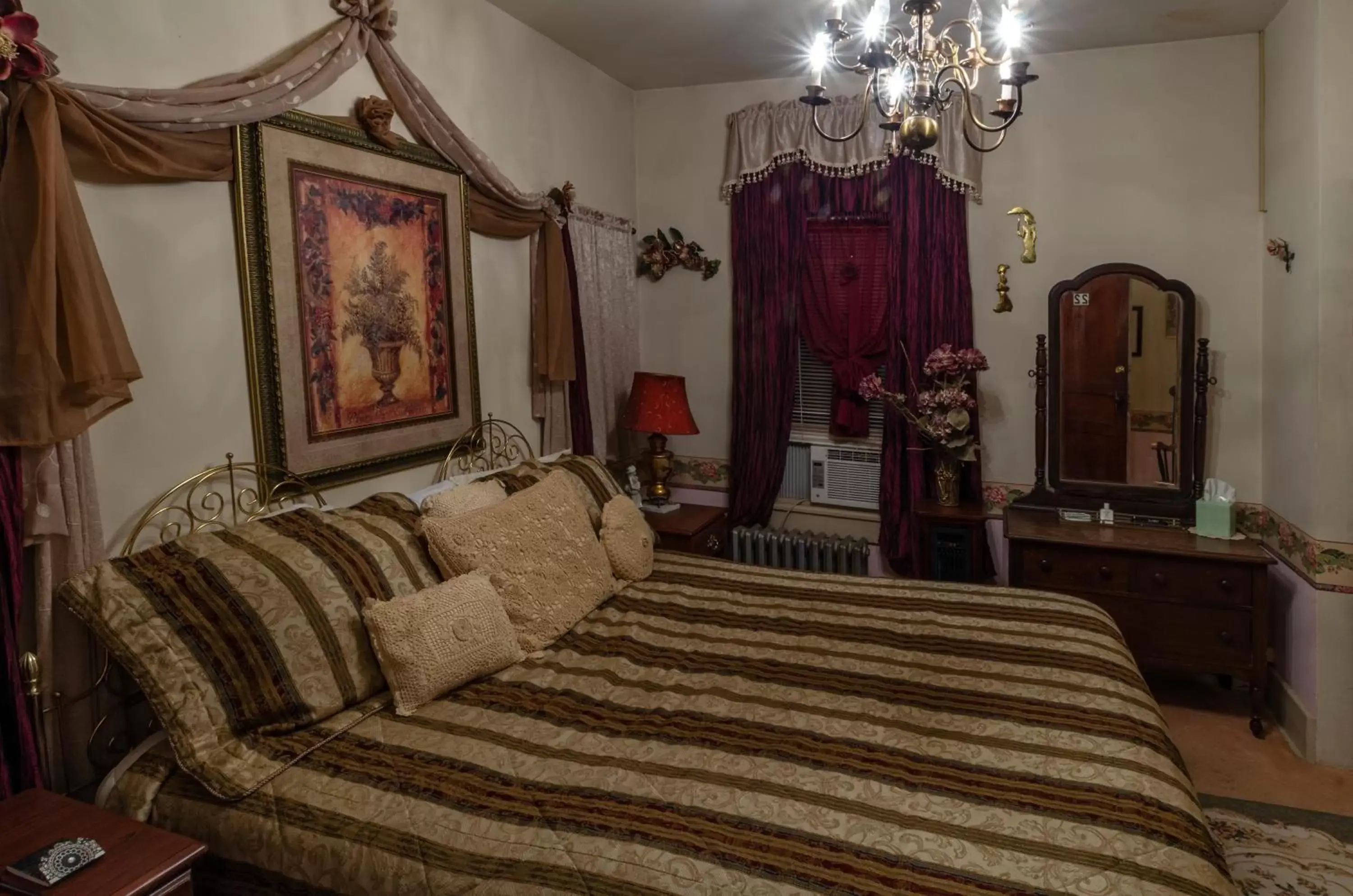 King Room in Armour's Hotel & Spa King Room in Armour's Hotel & Spa