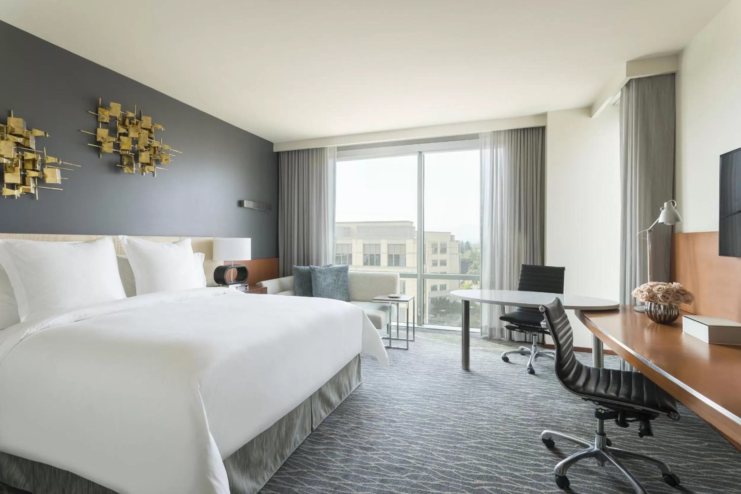 Deluxe King Room in Four Seasons Hotel Silicon Valley at East Palo Alto