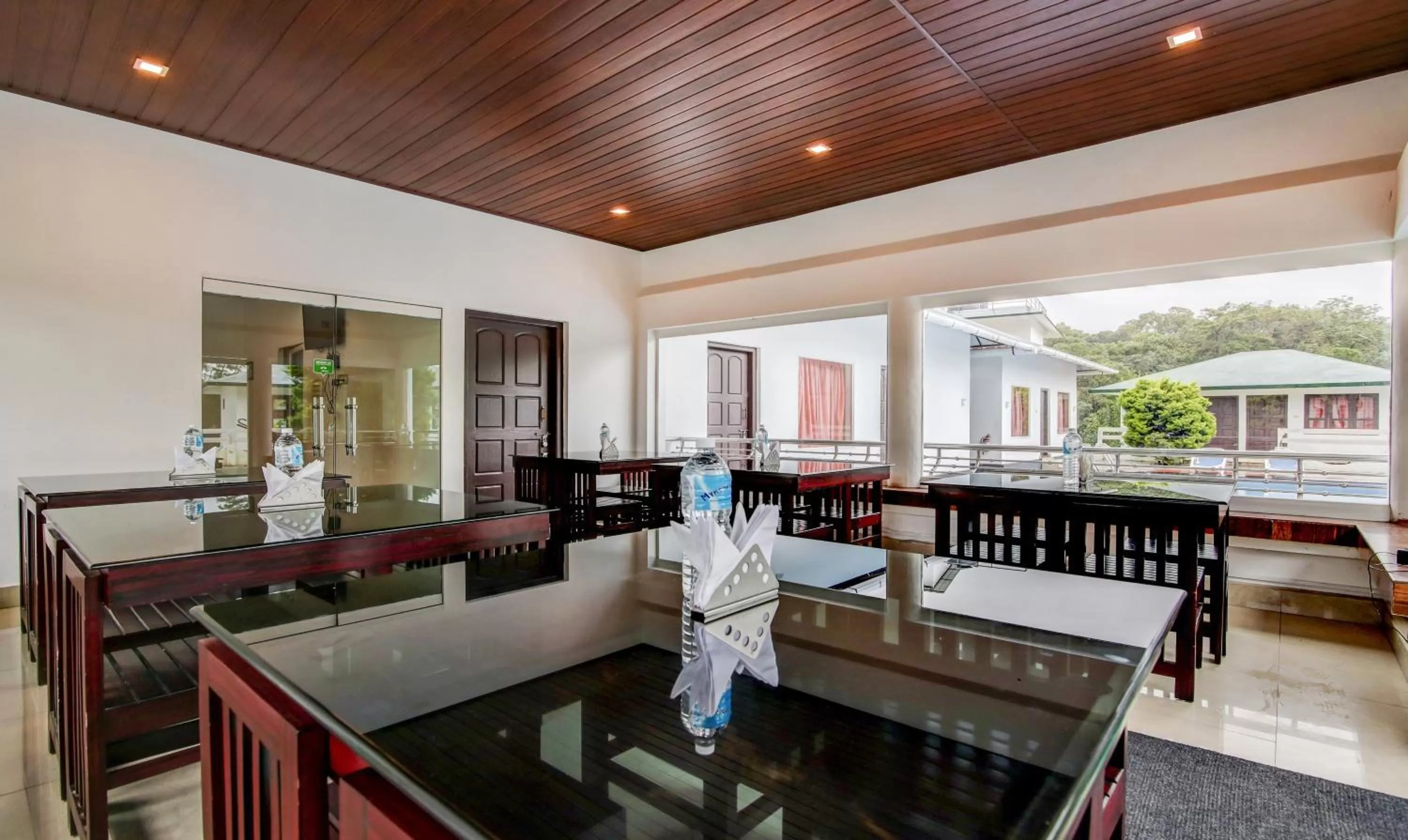 Dining area in Misty Garden Resort and SPA