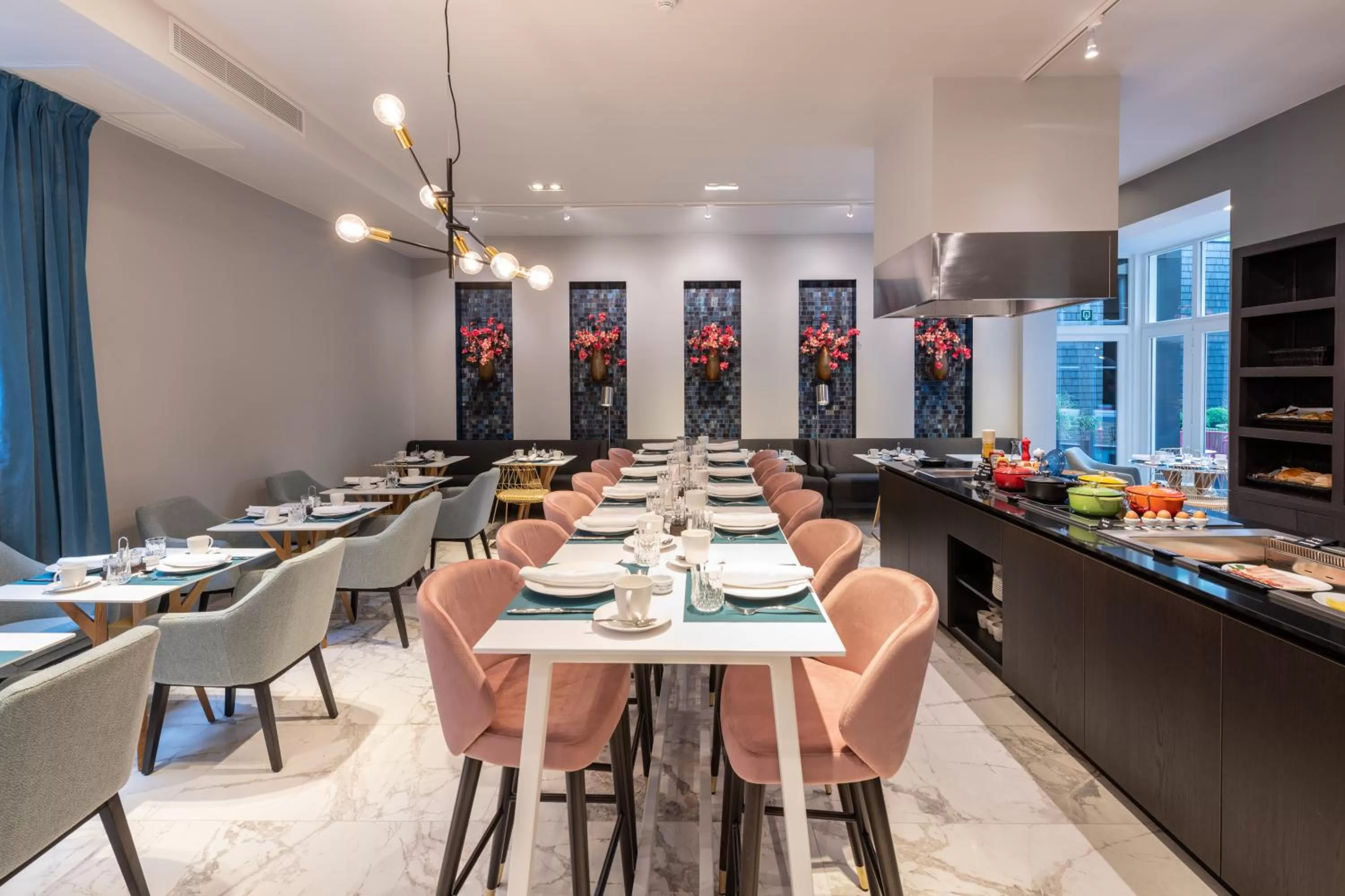 Restaurant/places to eat in Boutique Hotel Sablon by CW Hotel Collection