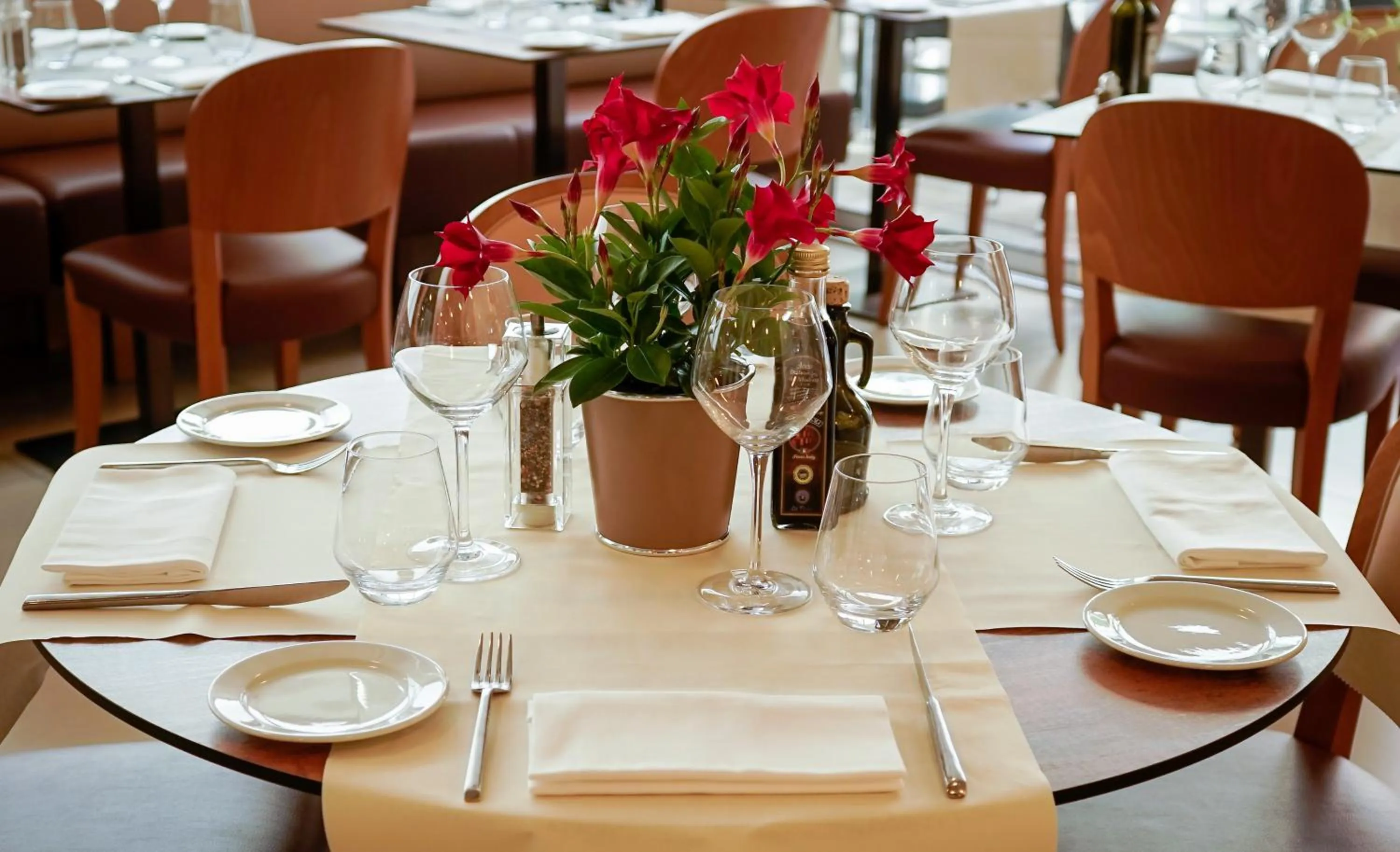 Restaurant/places to eat in Hôtel Montaigne & Spa - Cannes Centre