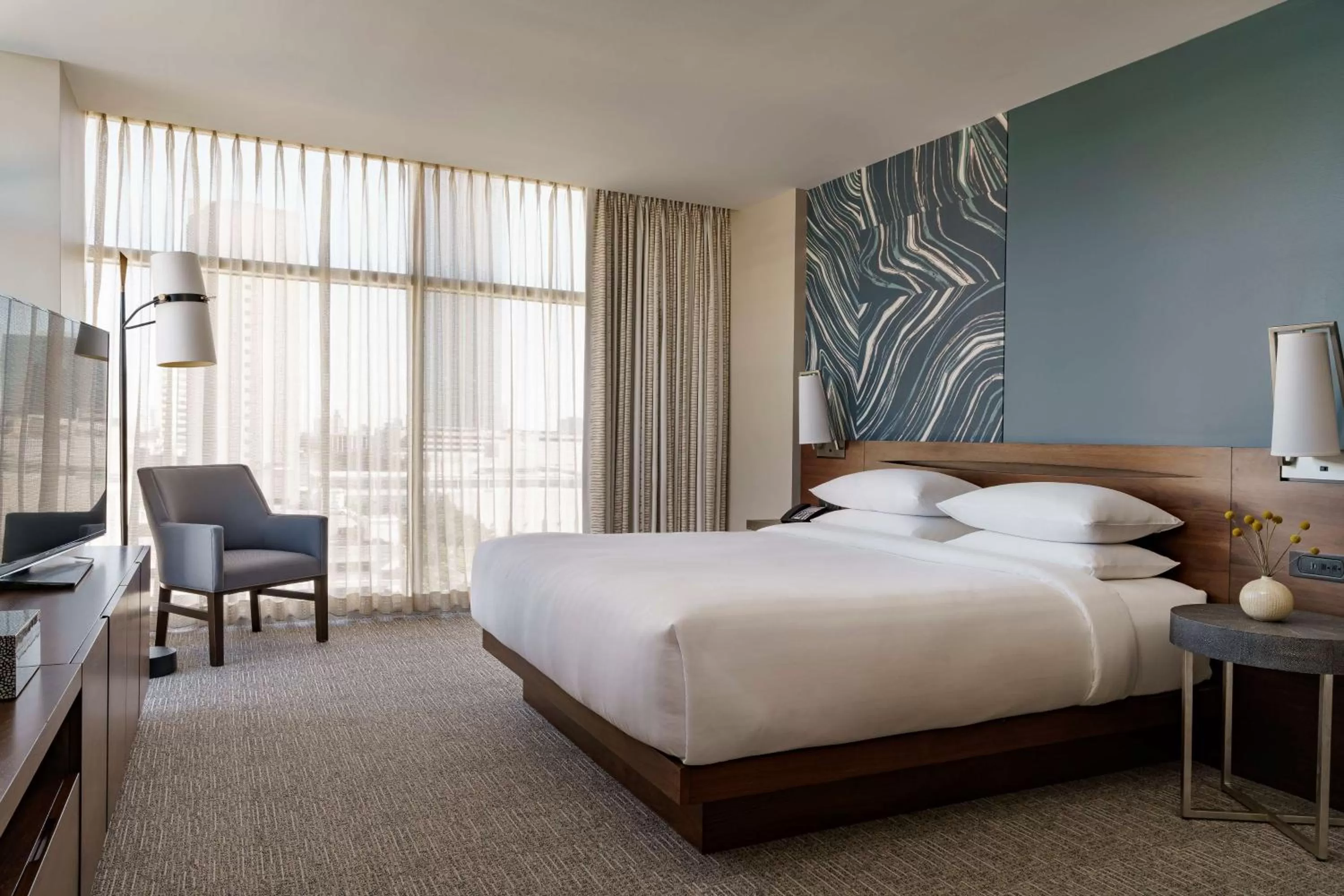 Photo of the whole room, Bed in Hyatt Regency Houston Galleria