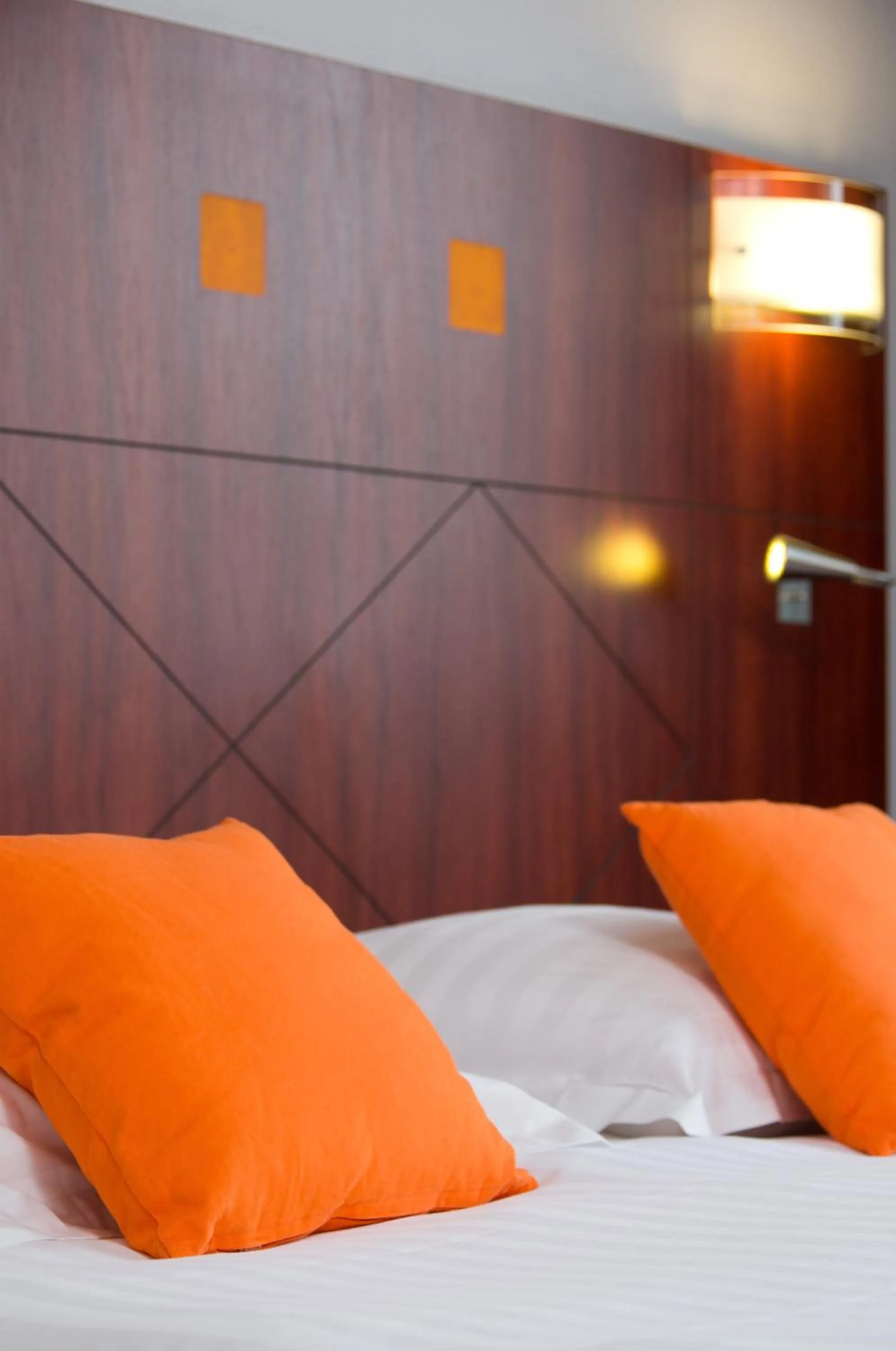 Bedroom, Bed in The Originals Boutique, Hôtel Le Pariou, Issoire