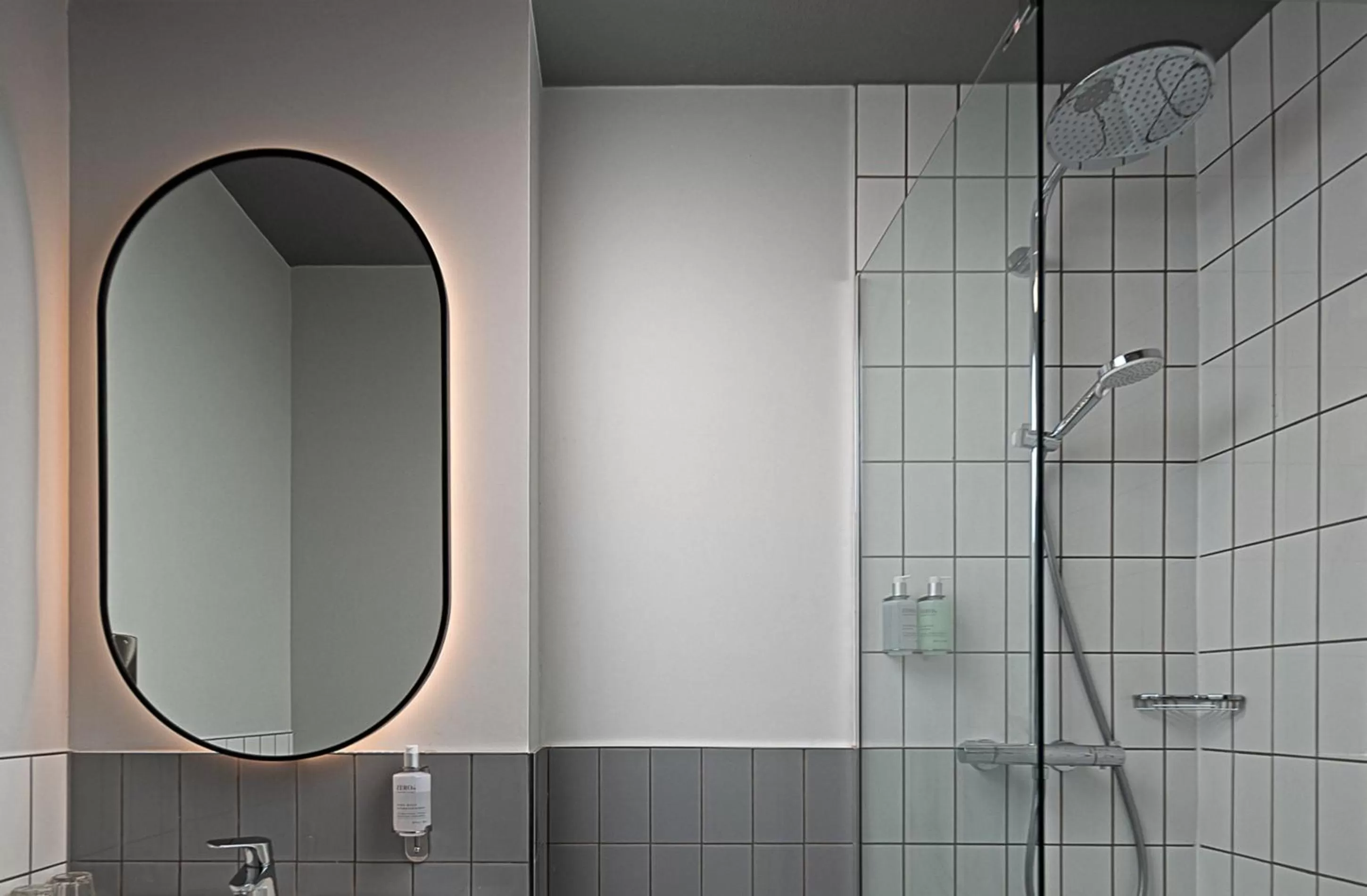 Bathroom in Leonardo Hotel Galway