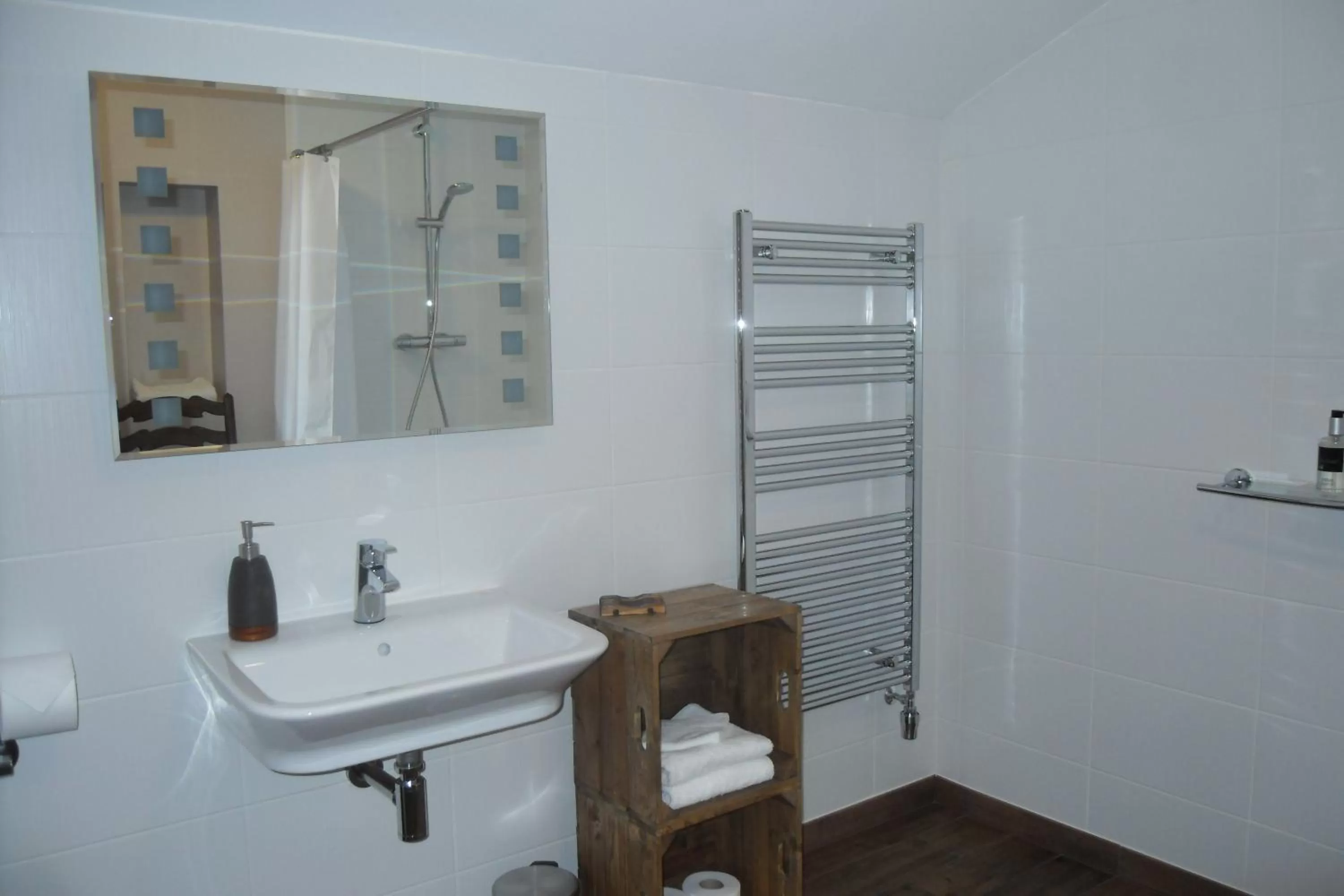 Bathroom in The Hive at 52