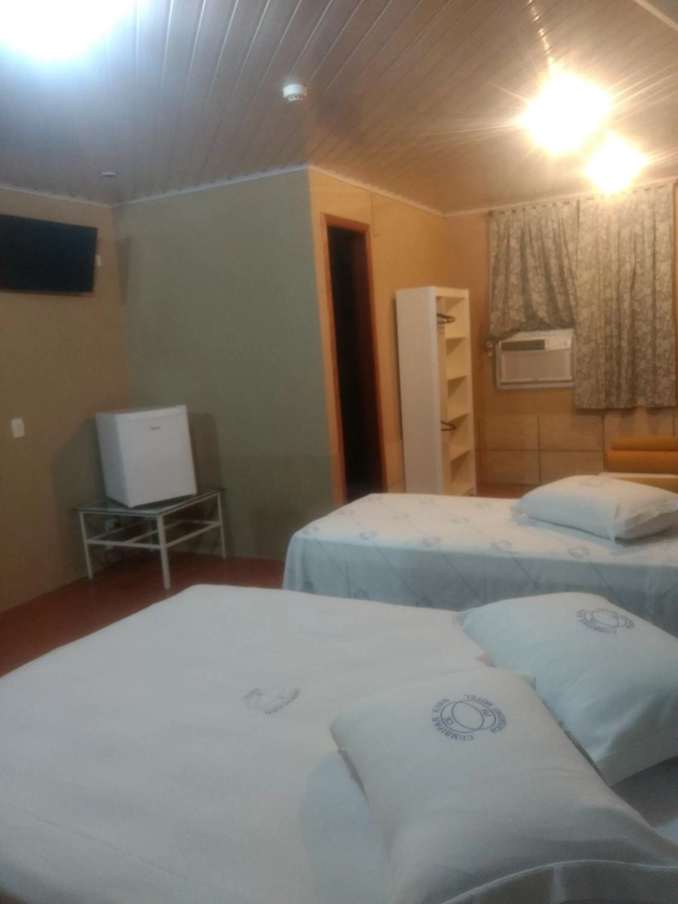 Bedroom, Bed in Cumbipar King Hotel