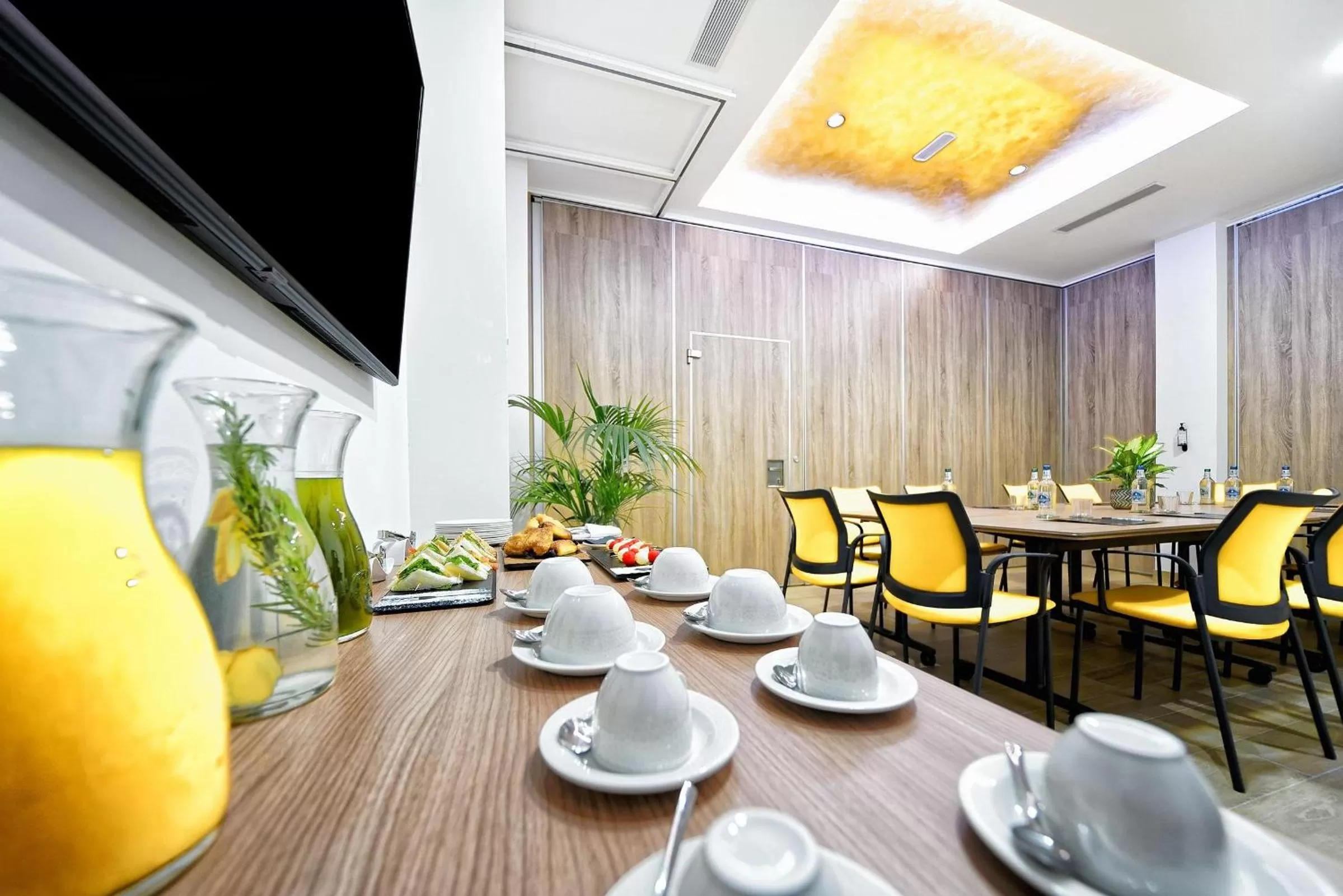 Meeting/conference room in Design Plus Bex Hotel