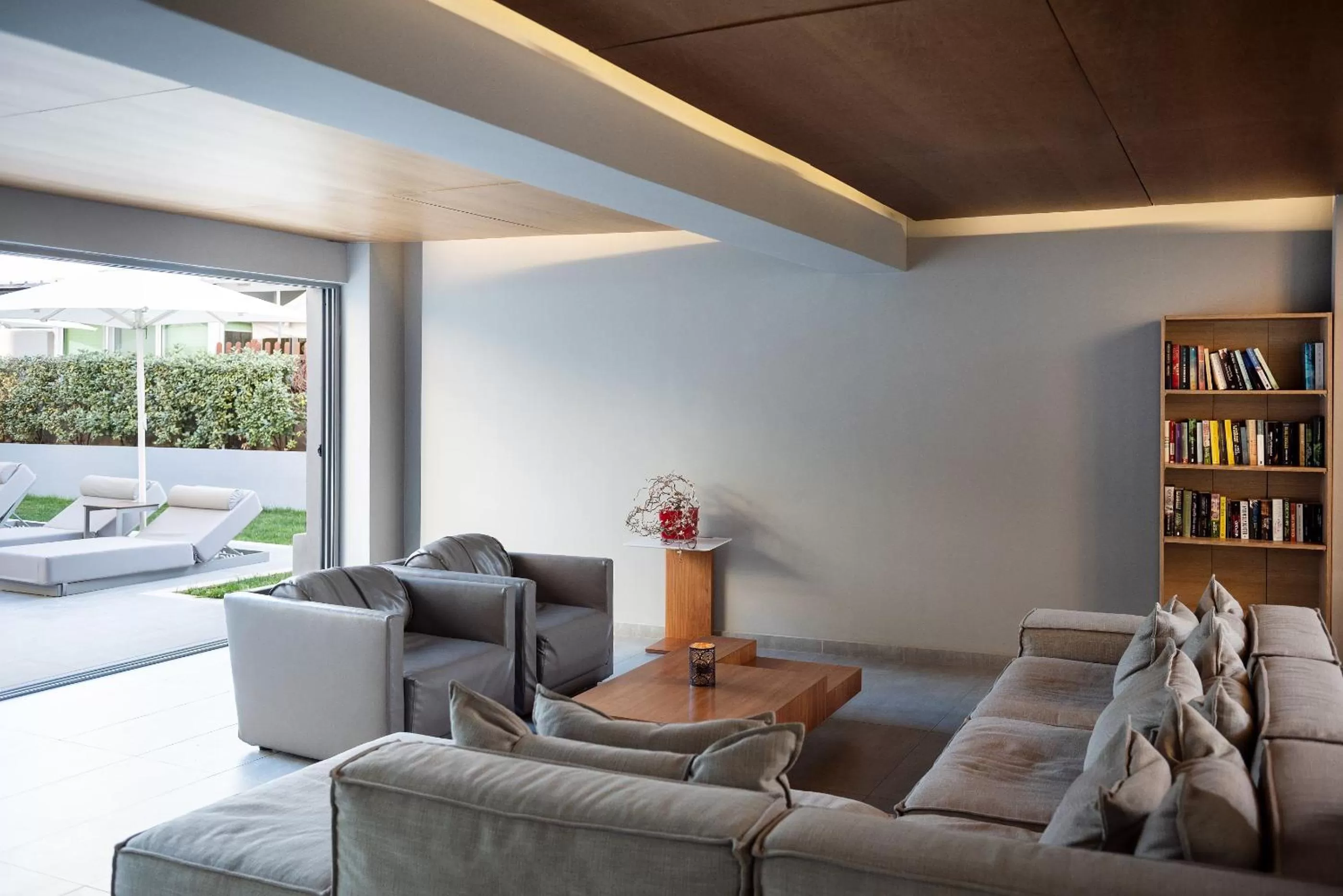 Lobby or reception in Oktober Downtown Boutique Hotel