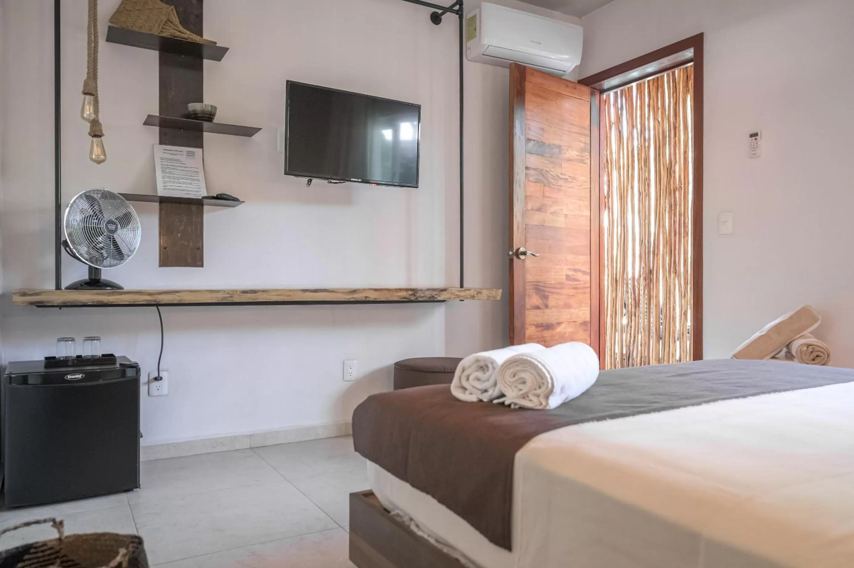 TV and multimedia, Bed in AGAM Hotel Boutique Bacalar - Adults Only