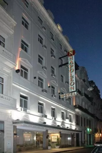 Facade/entrance in Hotel Napoleón