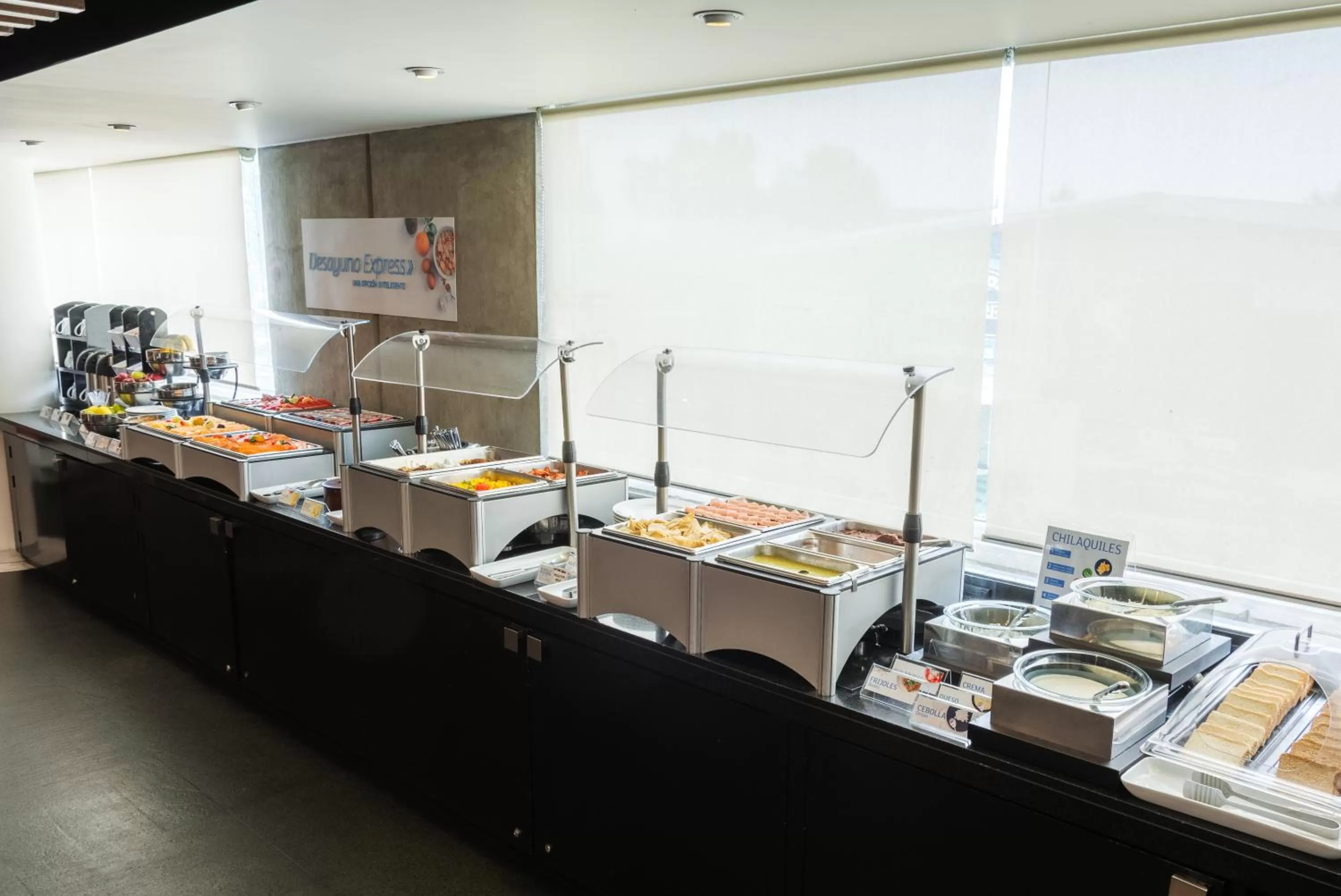 Restaurant/places to eat in Holiday Inn Express Toluca Galerias Metepec by IHG