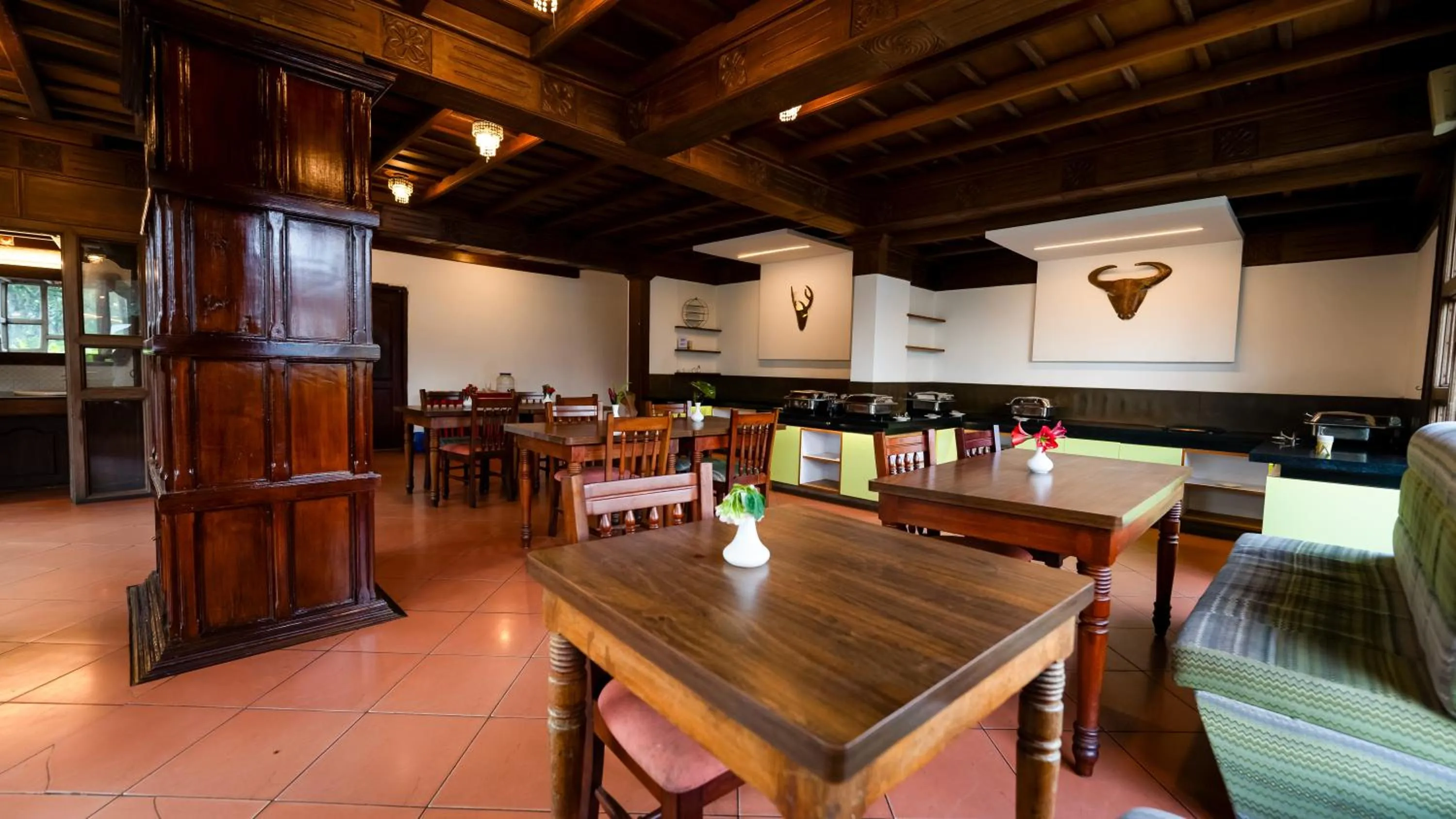 Restaurant/places to eat in Westwood Riverside