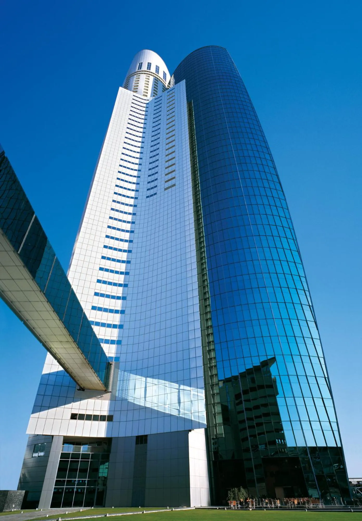 Facade/entrance in Ascott Park Place Dubai