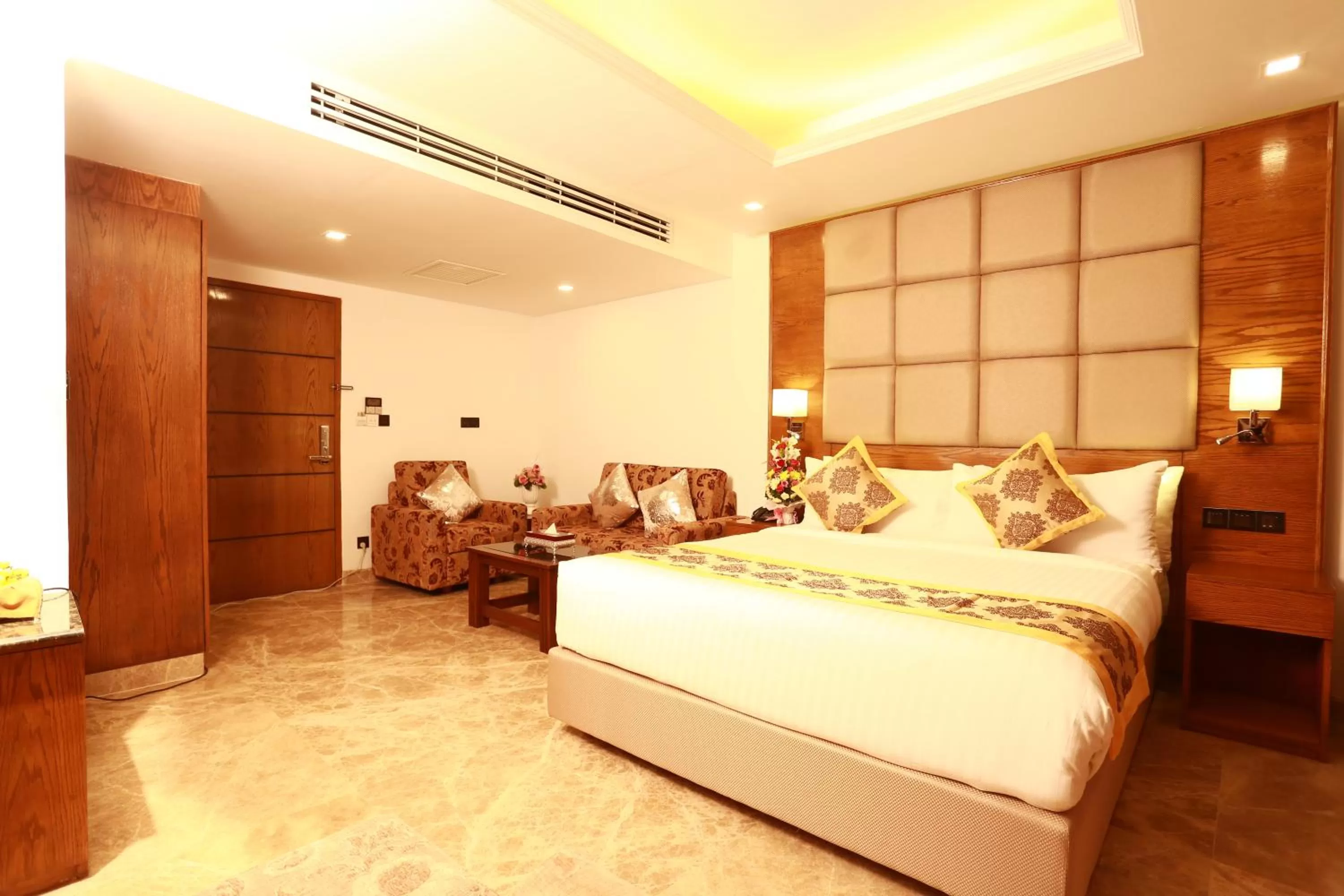 Bed in Marino Royal Hotel