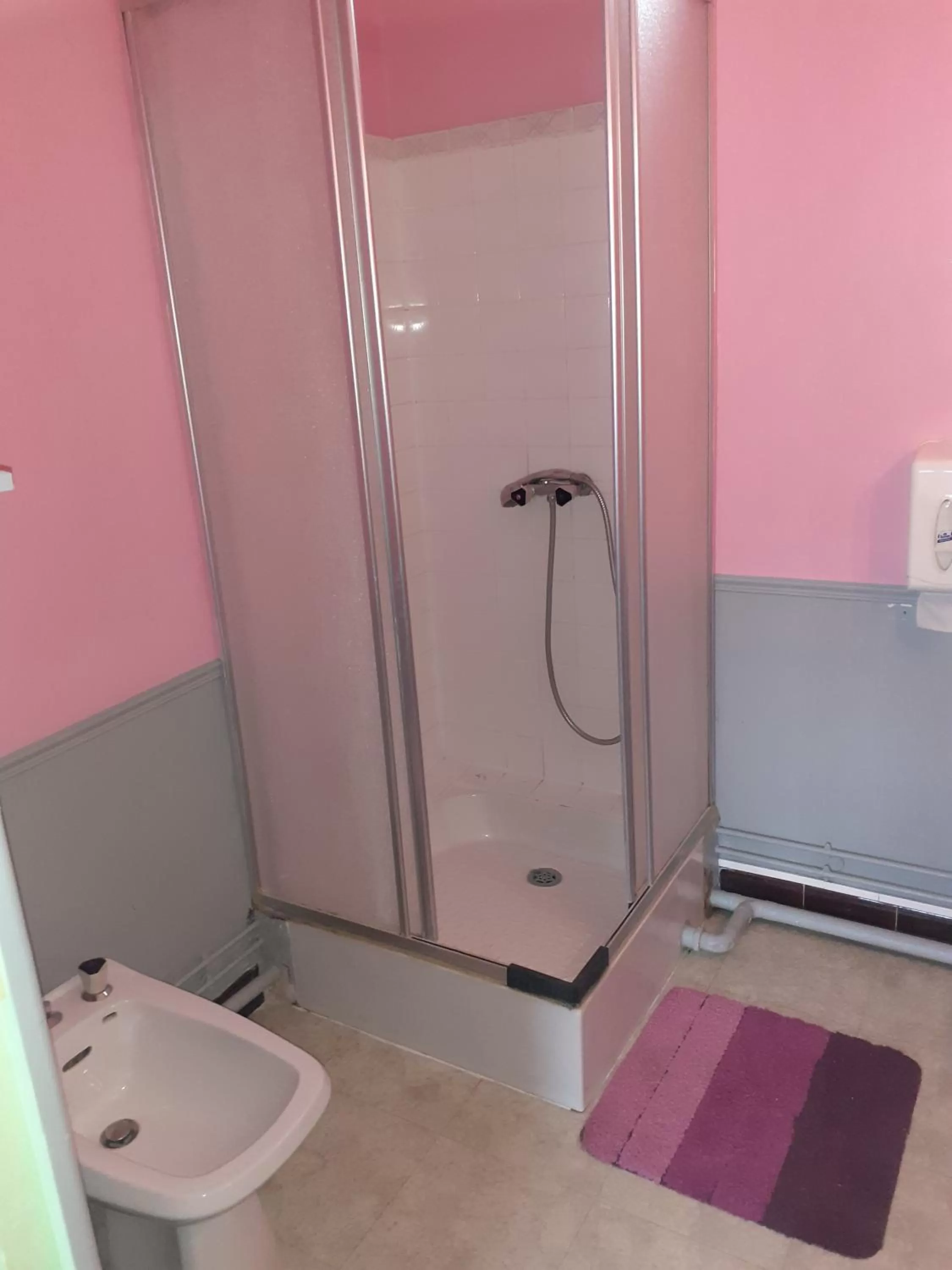 Bathroom in Hotel du chateau blanc