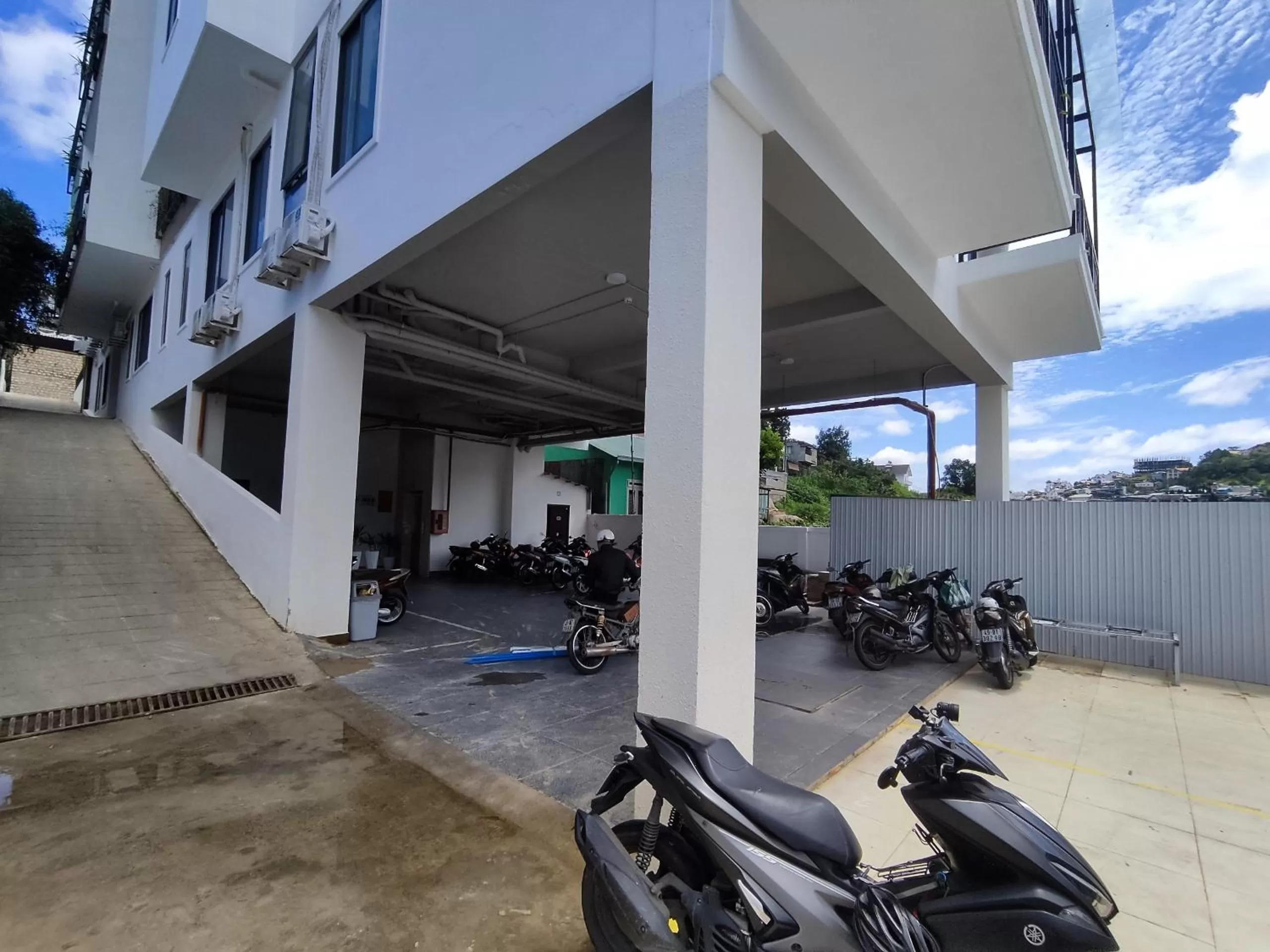 Parking in GREENECO DA LAT HOTEL - Khách sạn Green Eco Đà Lạt