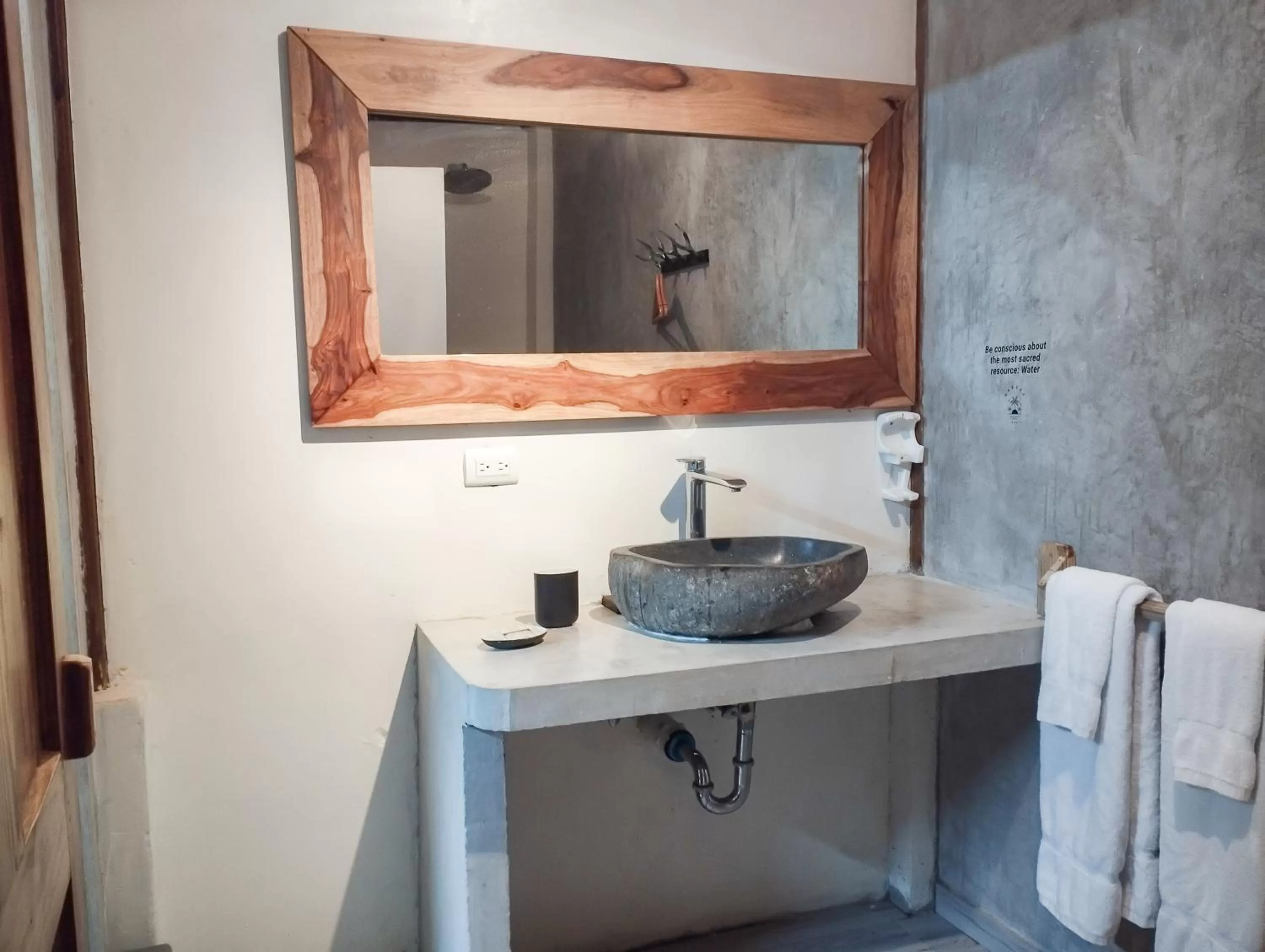 Bathroom in Saboga Lodge