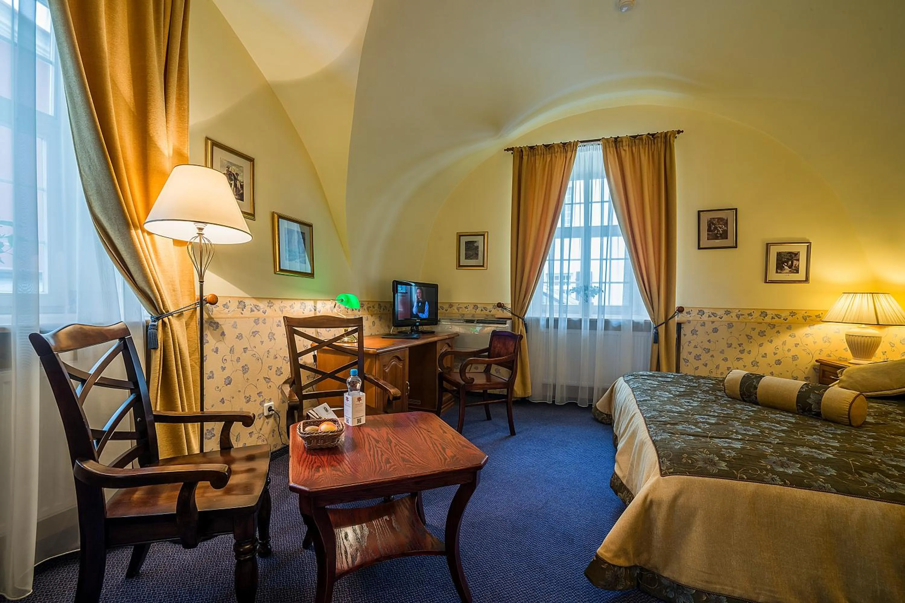 Bed in Shakespeare Boutique Hotel