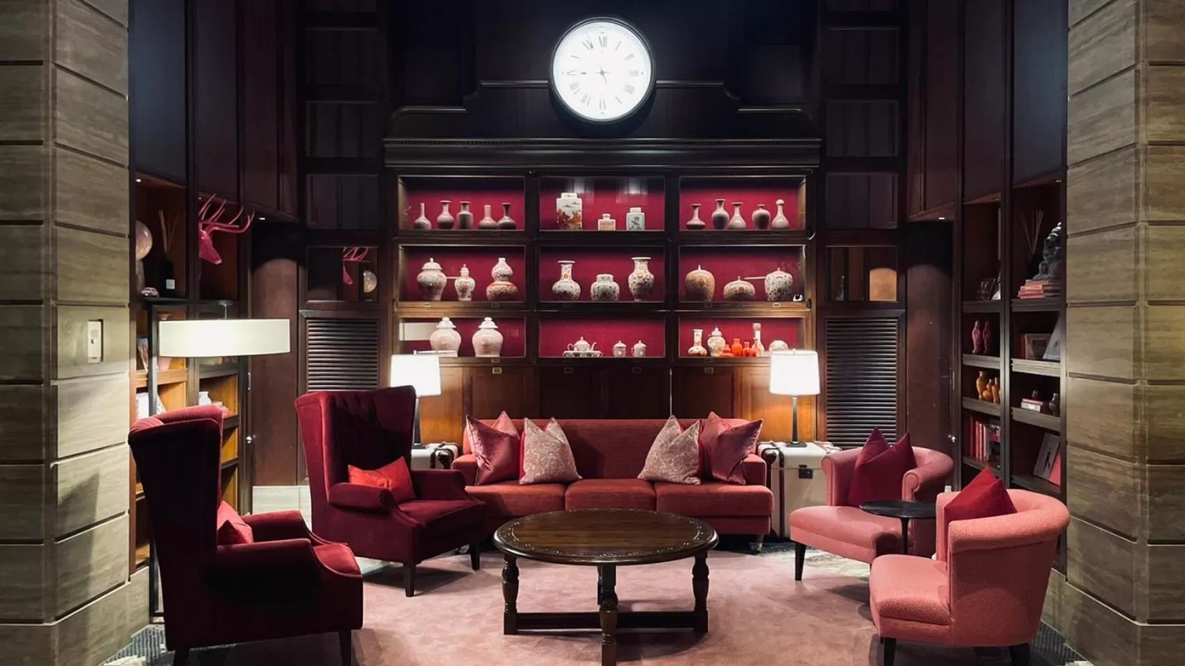 Area and facilities in Oriental Hotel