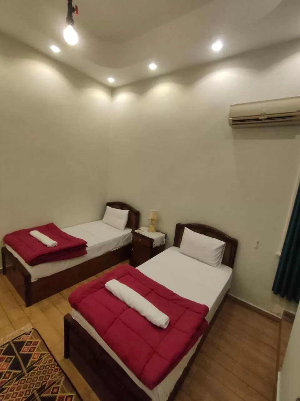 Photo of the whole room, Bed in Miami Hotel